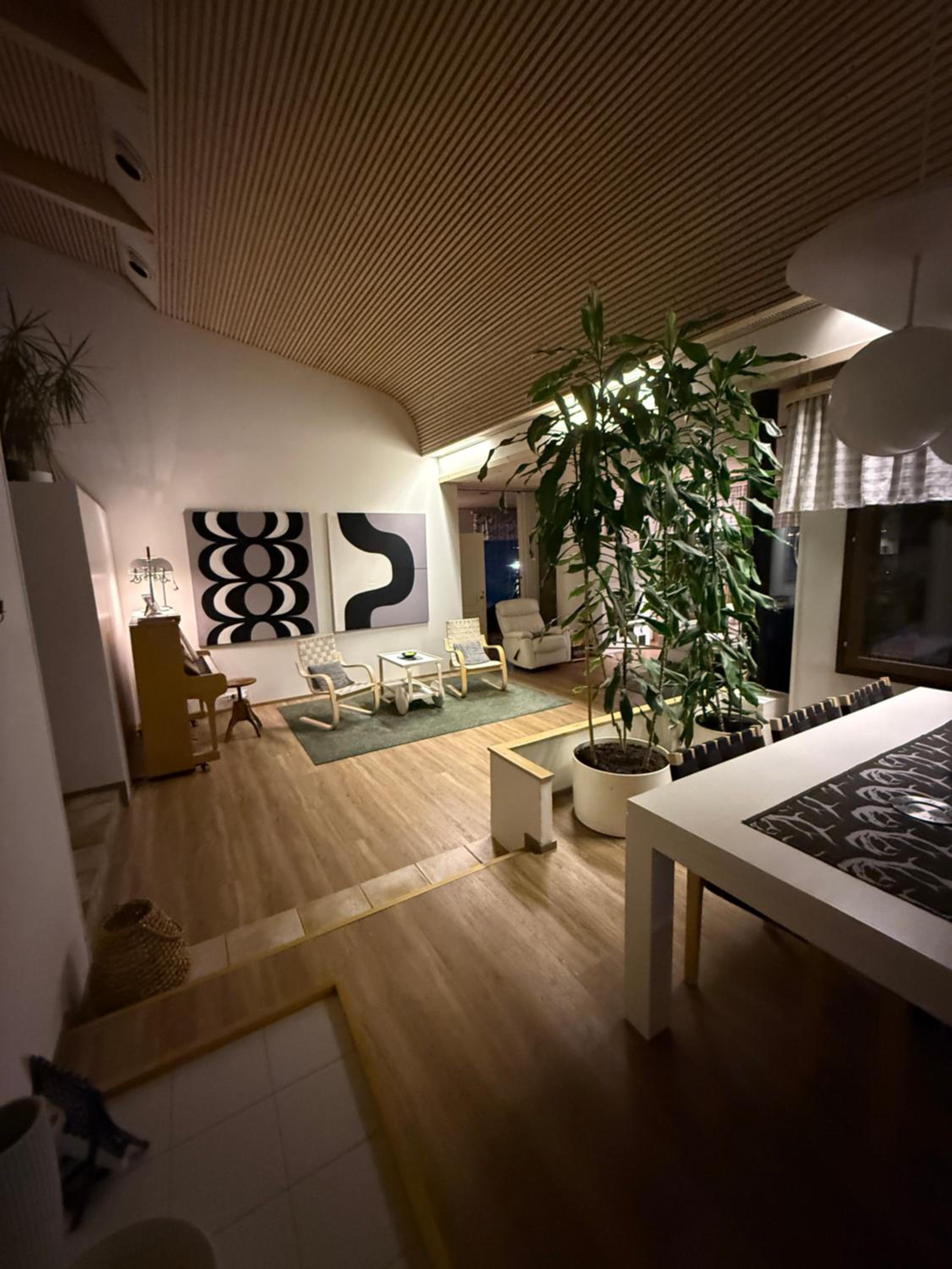 Riverside Villa Aurora