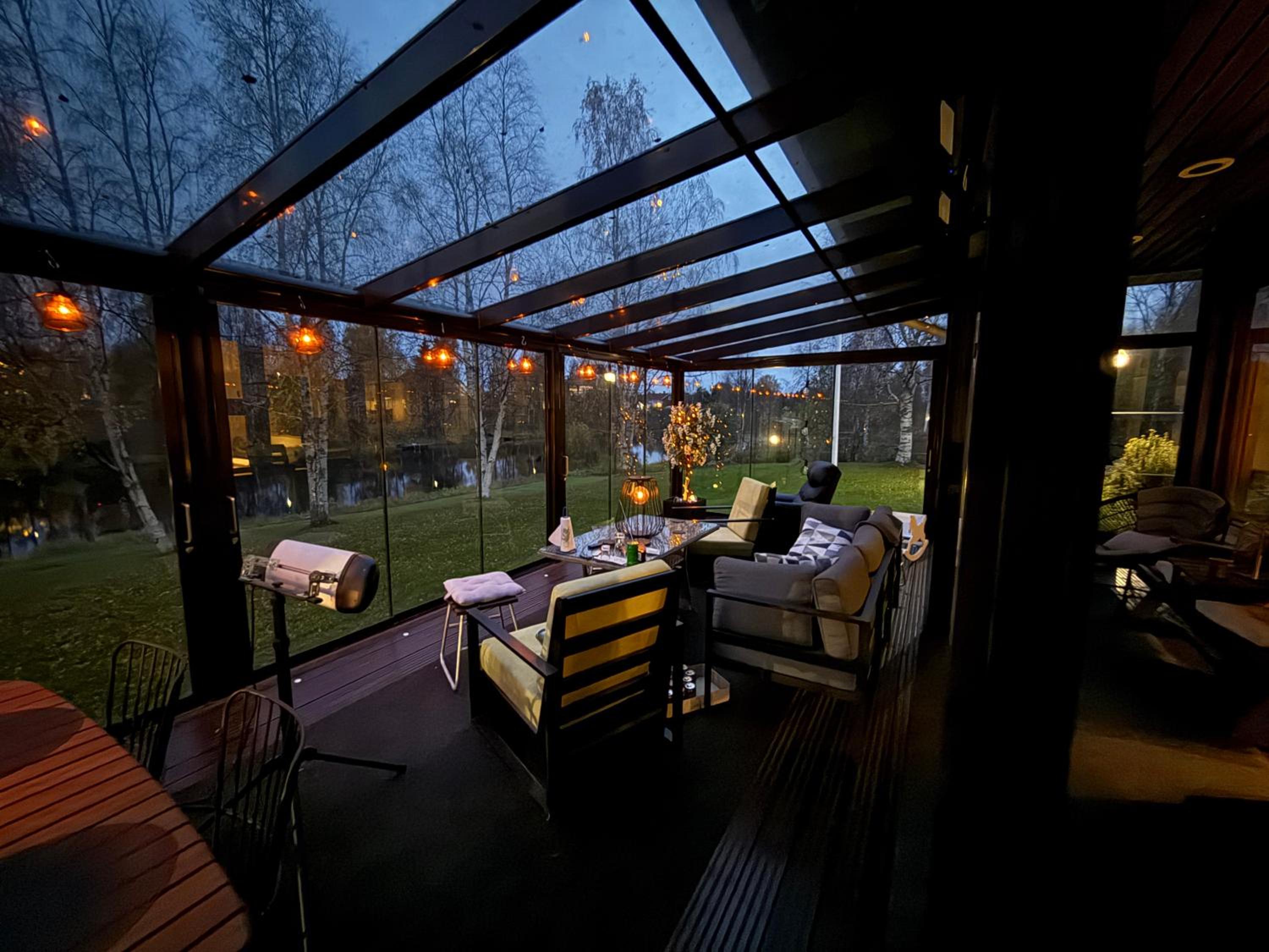 Riverside Villa Aurora