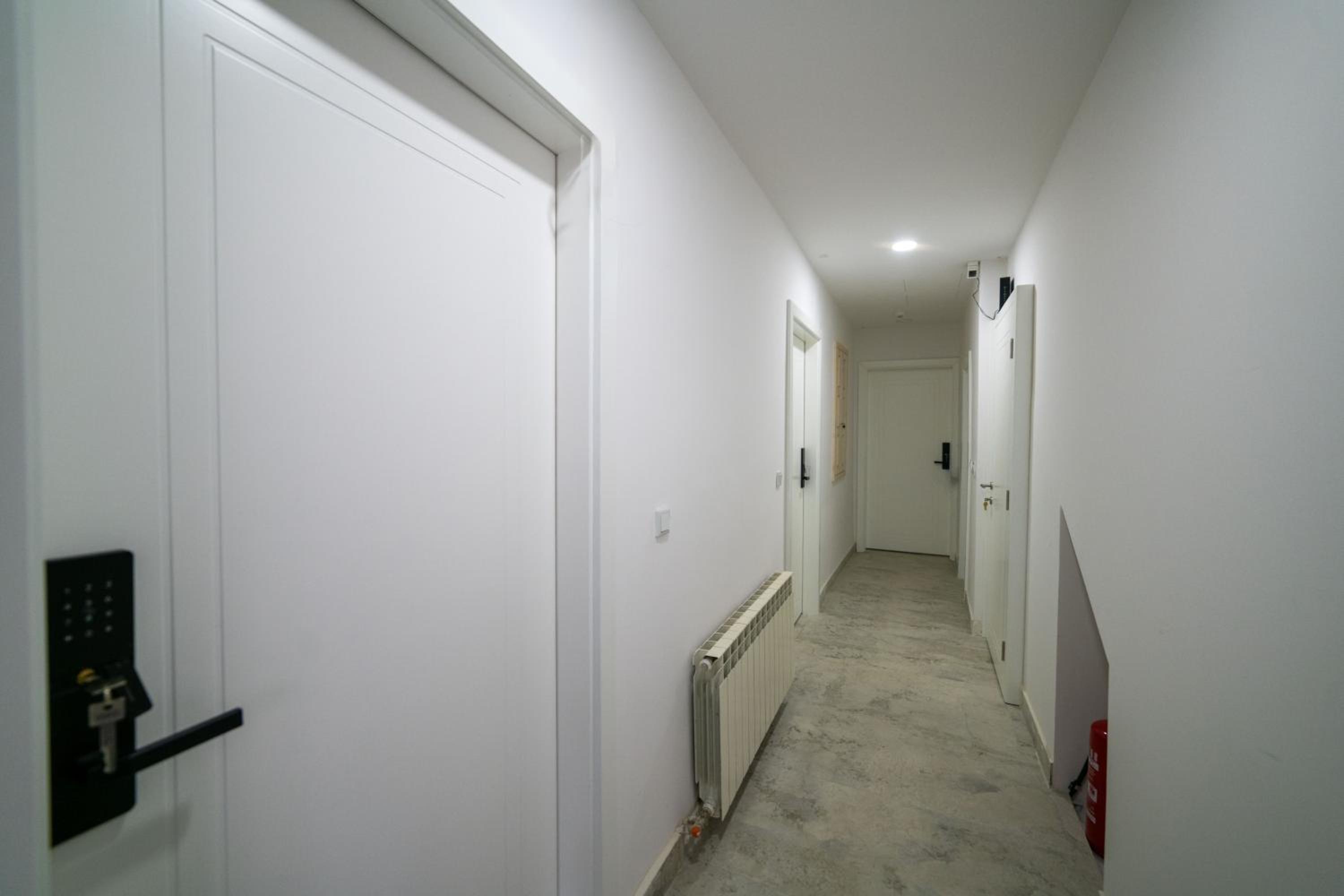 Four Seasons Apartments