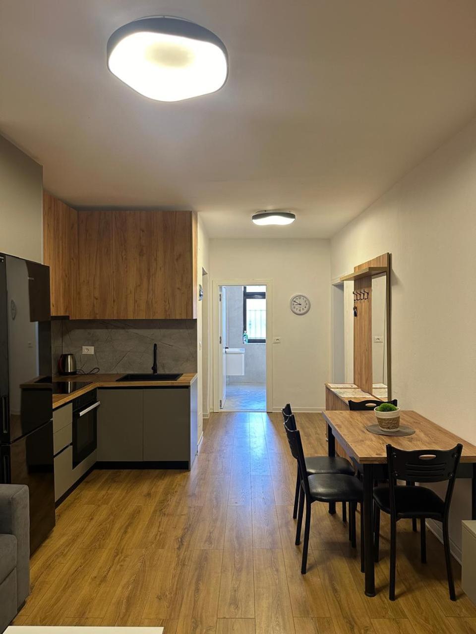 City Center Apartment Cozy 1BR with Patio by PikHost