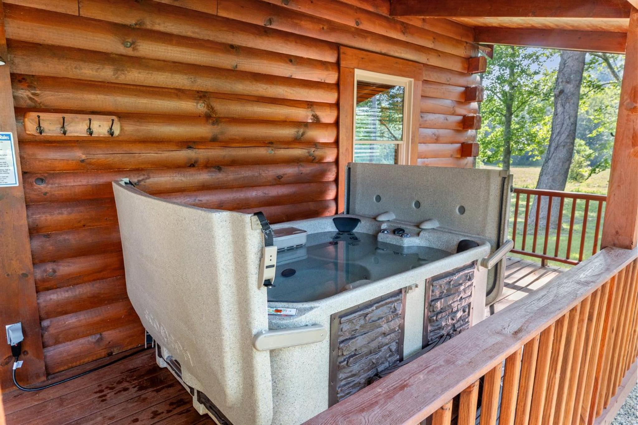 Hot Tub, Fire Pit, WiFi, EV Outlet Biggie cabin near Red River Gorge, KY! view 2