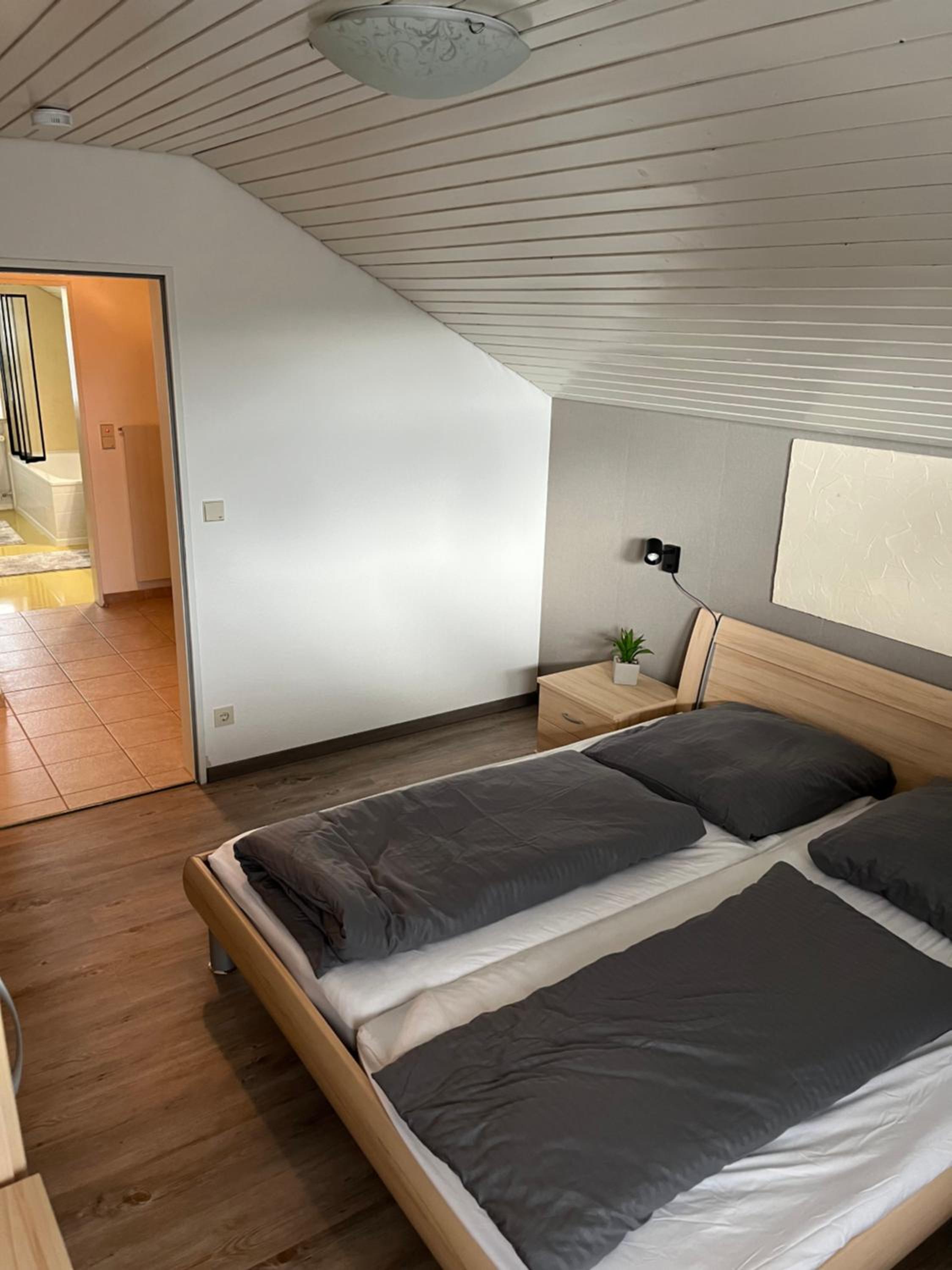 Familienauszeit mit Indoorpool, Sauna, Netflix, Disney, Homeoffice 50-100 MBit Internet inkl Bettwäsche Handtücher Reinigung
