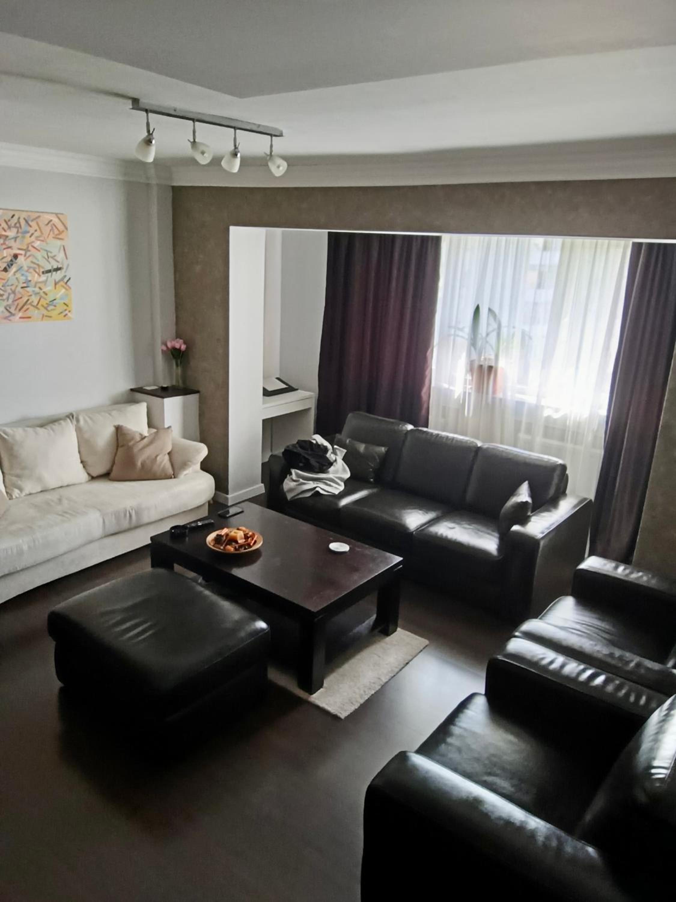 Arcom Apartments