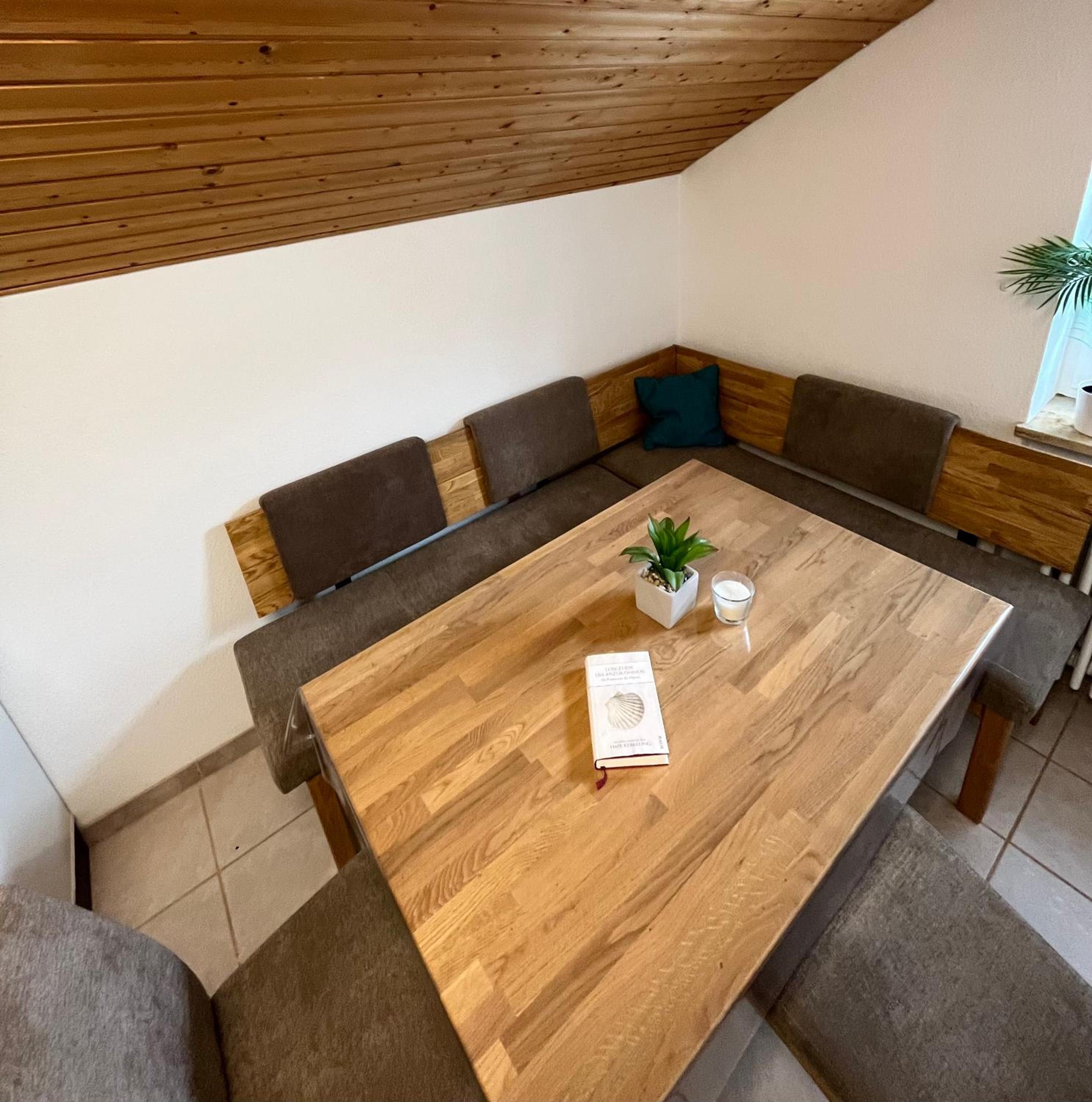 Familienauszeit mit Indoorpool, Sauna, Netflix, Disney, Homeoffice 50-100 MBit Internet inkl Bettwäsche Handtücher Reinigung