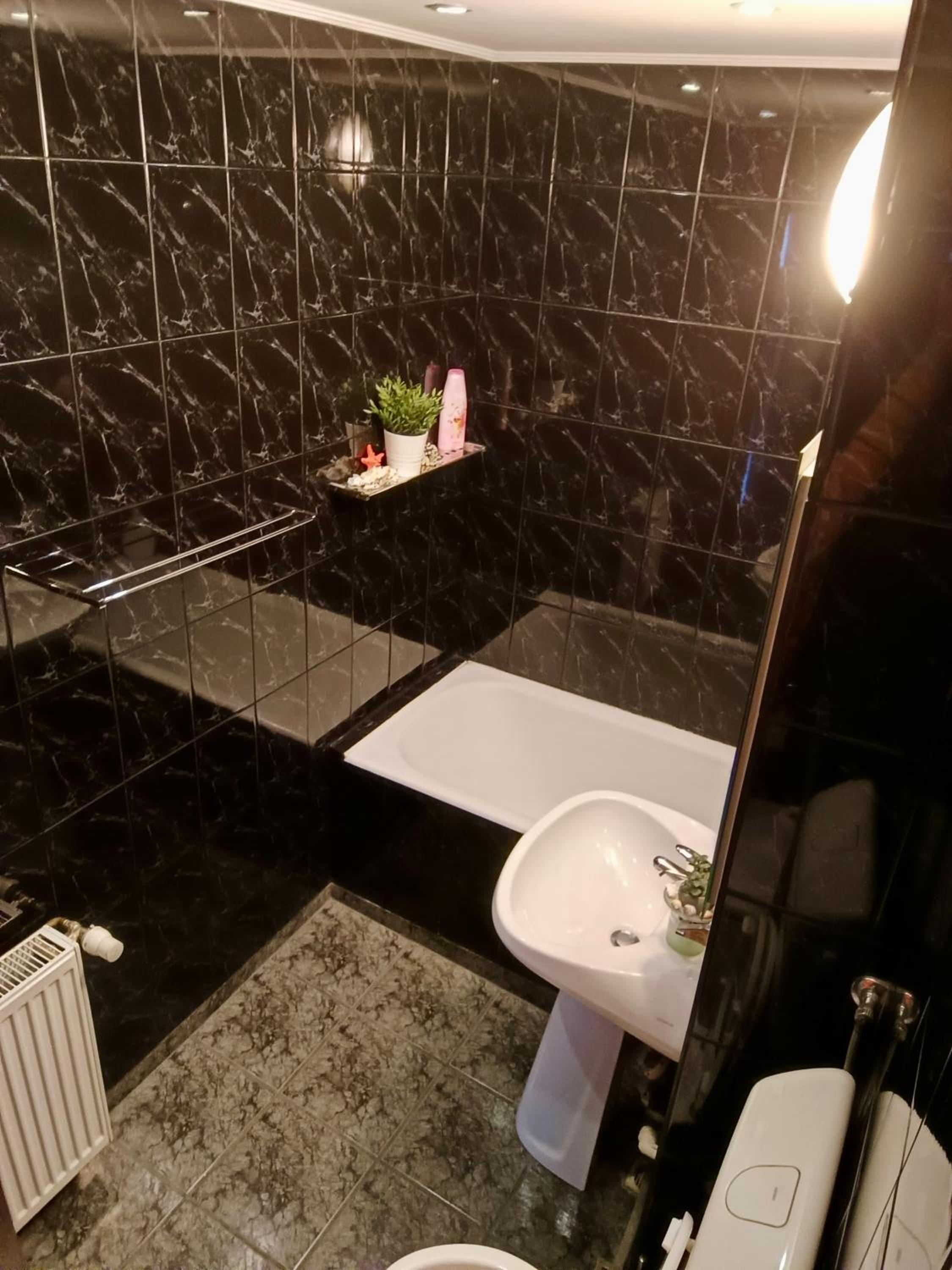 Arcom Apartments