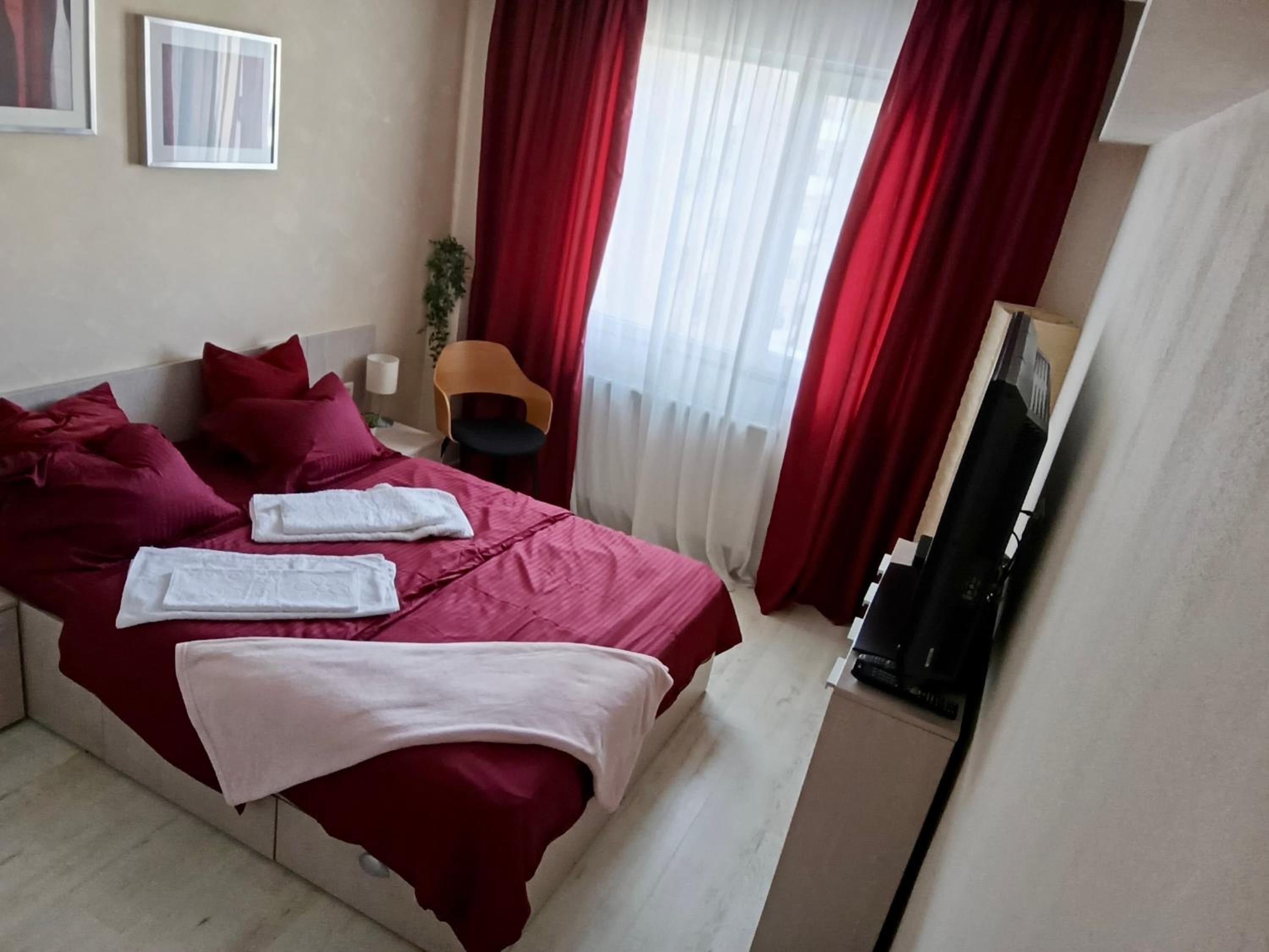 Arcom Apartments