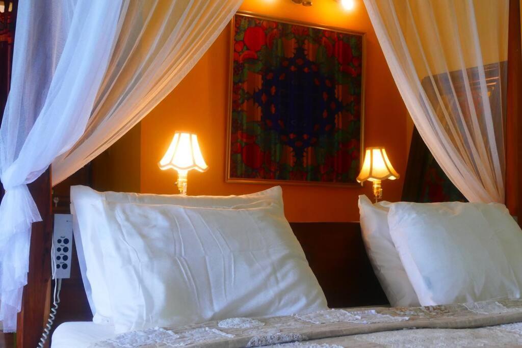 Villa Divina at Framadani estate - Jungle villa with a pool