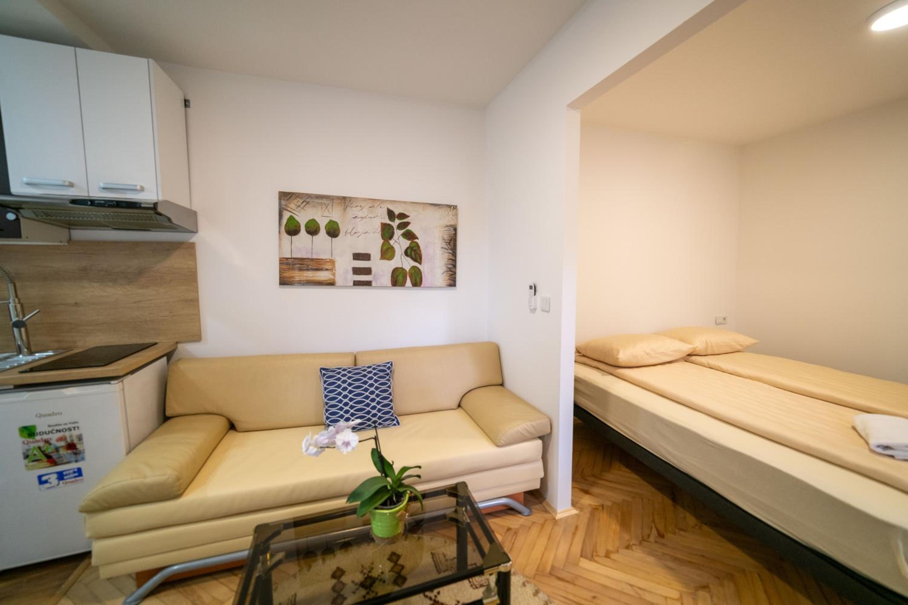 Four Seasons Apartments