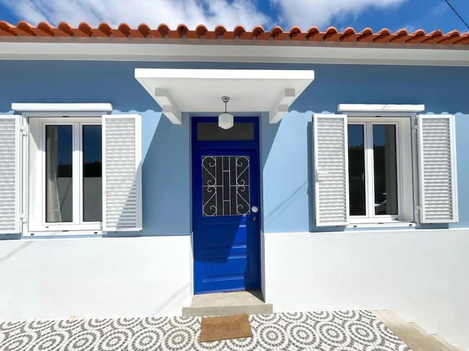 Casa da Porta Azul view 3