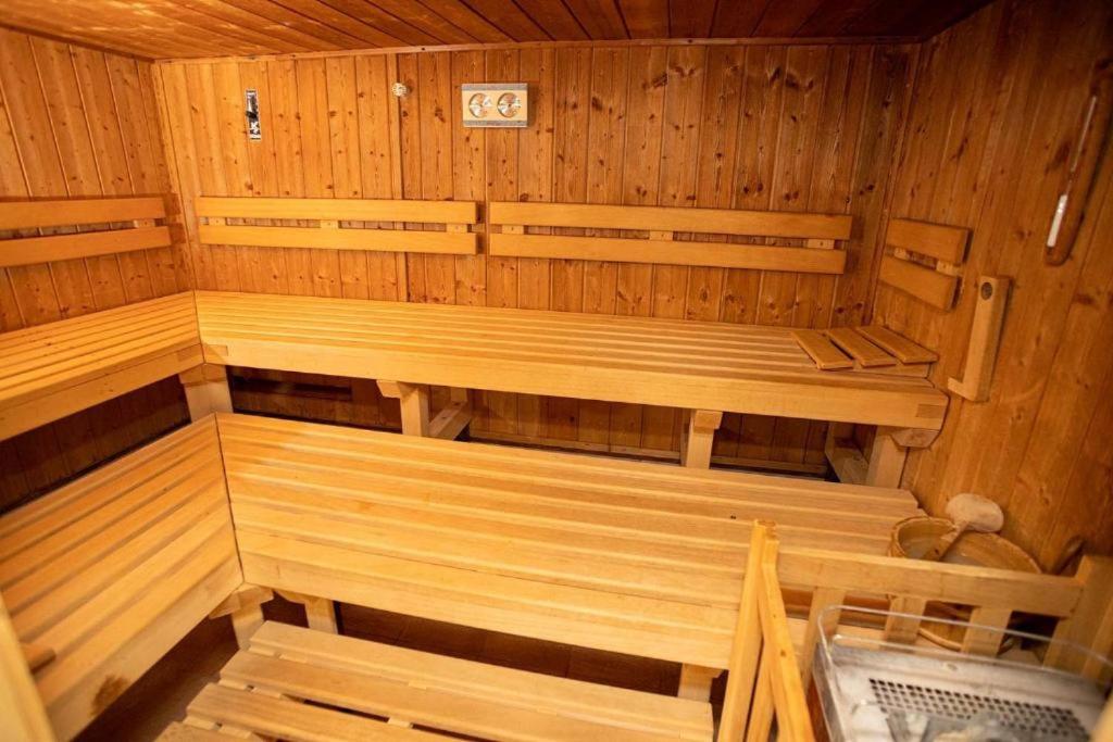 Familienauszeit mit Indoorpool, Sauna, Netflix, Disney, Homeoffice 50-100 MBit Internet inkl Bettwäsche Handtücher Reinigung