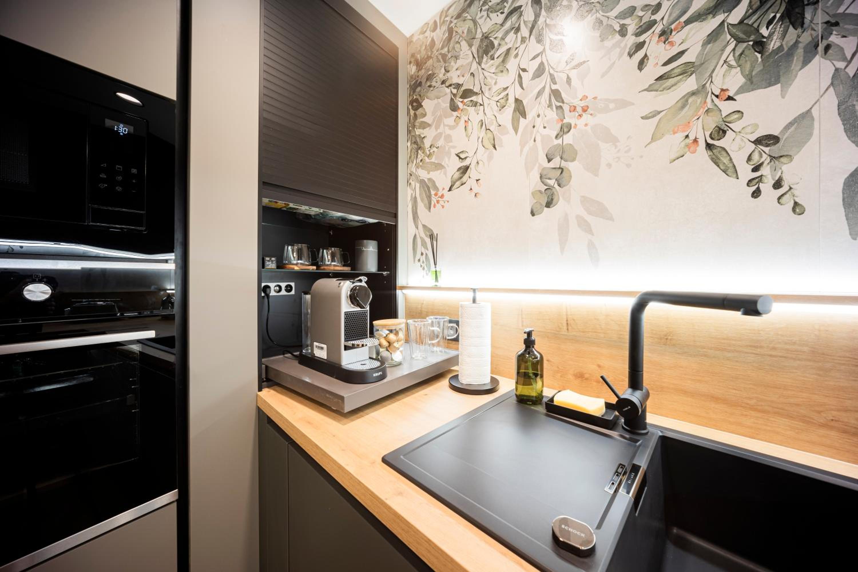DH Vankovka Design 1kk Apartment - 1 min Vankovka, BUS, Train - Netflix, SmartTV, Free Nespresso, Free Parking