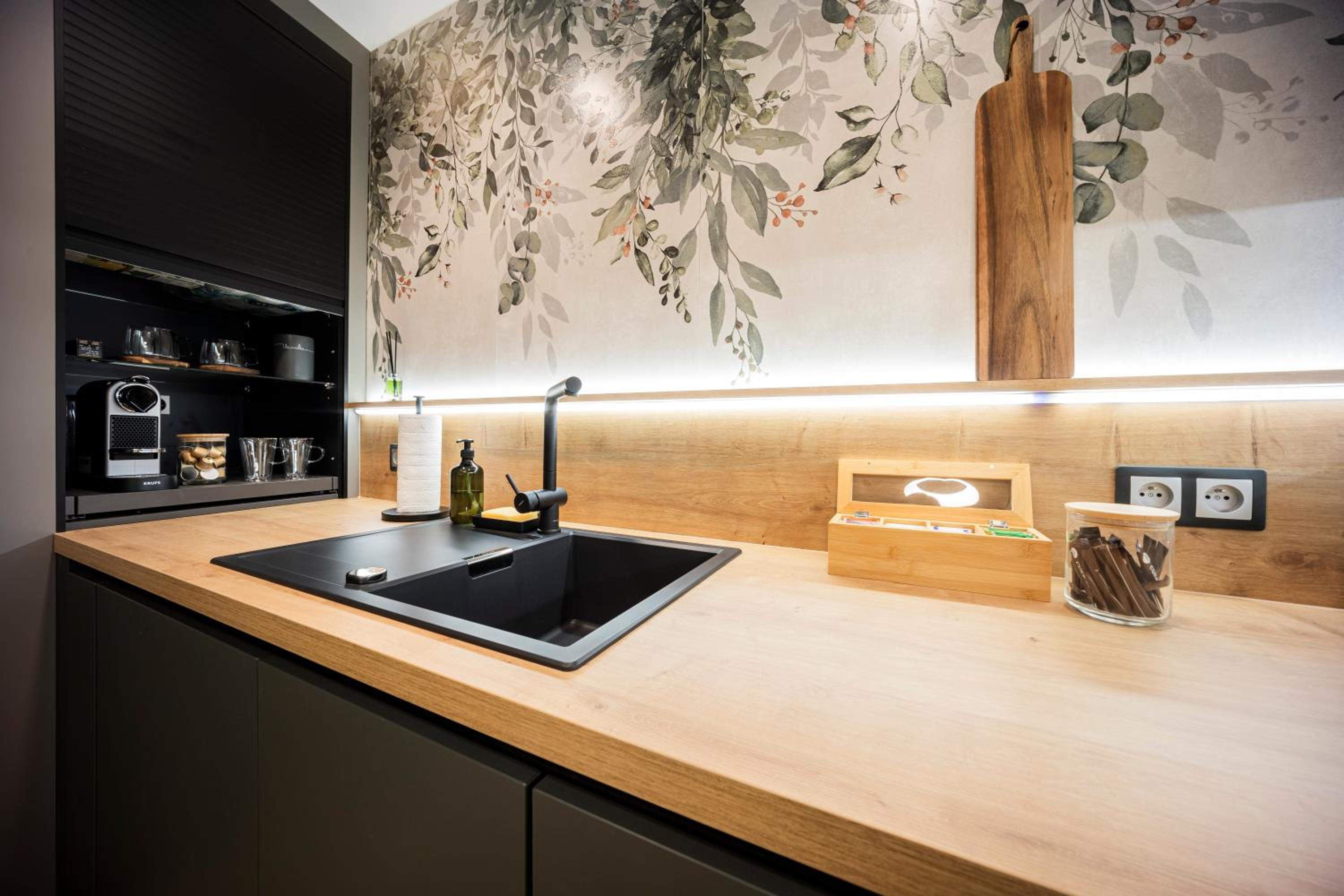 DH Vankovka Design 1kk Apartment - 1 min Vankovka, BUS, Train - Netflix, SmartTV, Free Nespresso, Free Parking