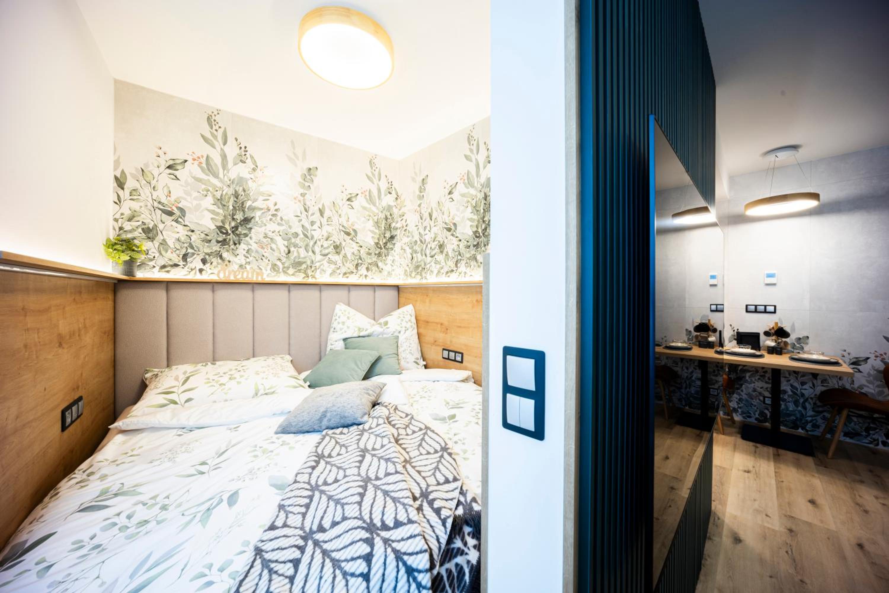 DH Vankovka Design 1kk Apartment - 1 min Vankovka, BUS, Train - Netflix, SmartTV, Free Nespresso, Free Parking