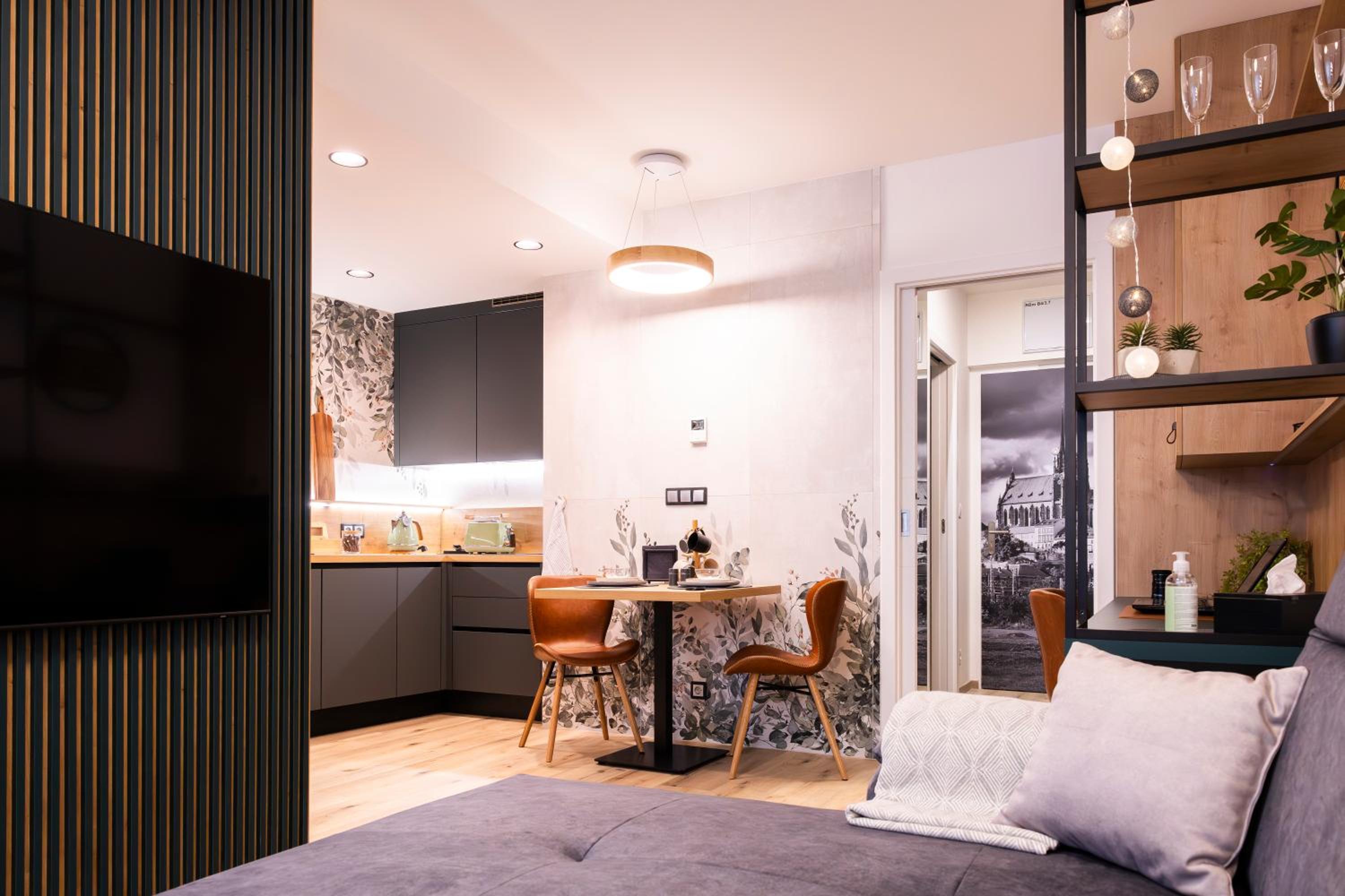 DH Vankovka Design 1kk Apartment - 1 min Vankovka, BUS, Train - Netflix, SmartTV, Free Nespresso, Free Parking