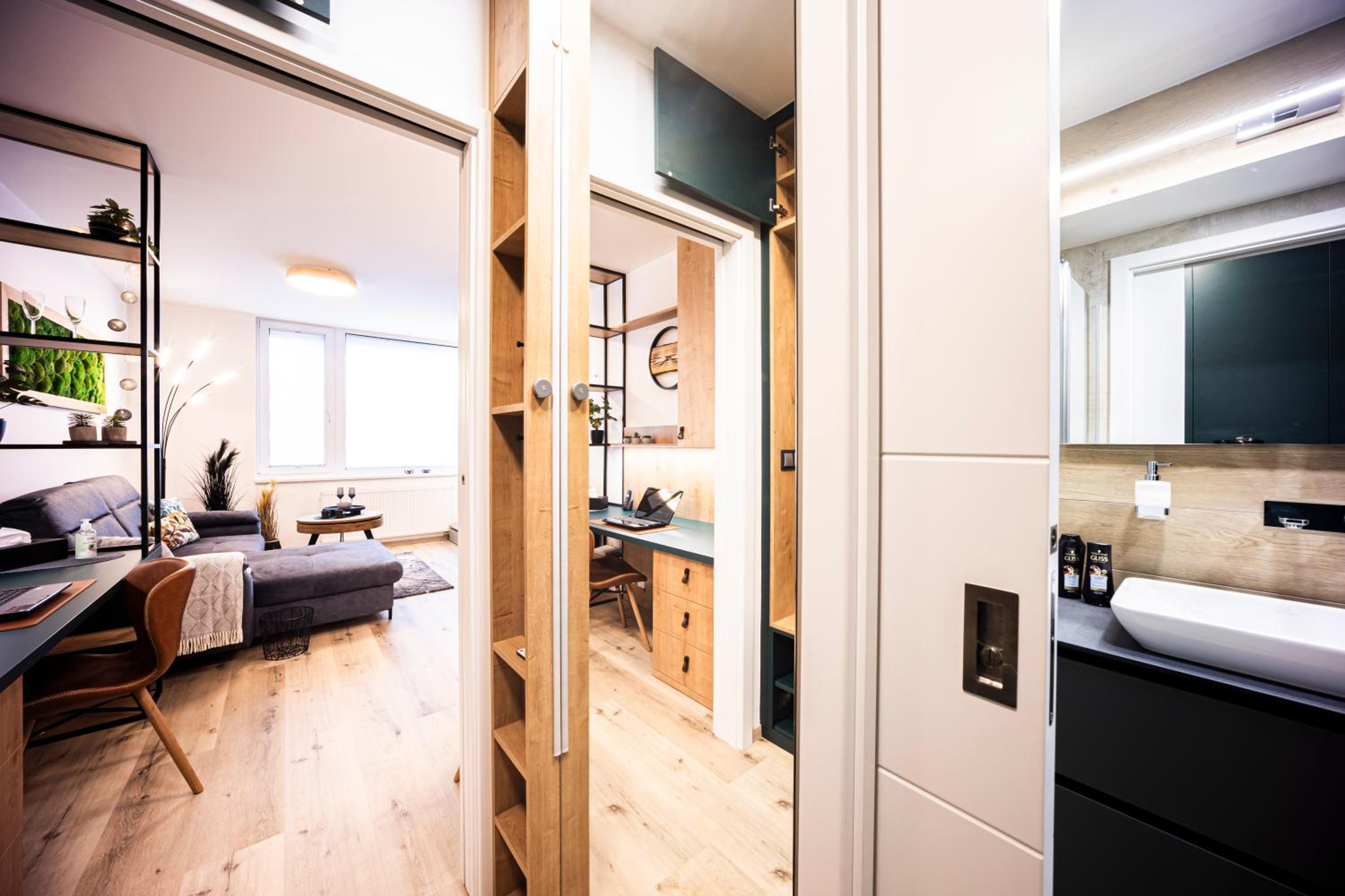 DH Vankovka Design 1kk Apartment - 1 min Vankovka, BUS, Train - Netflix, SmartTV, Free Nespresso, Free Parking