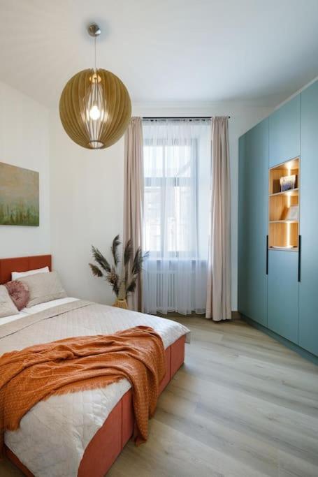 City Retreat Design Apartment