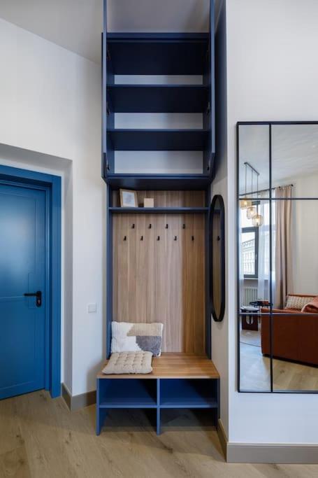 City Retreat Design Apartment