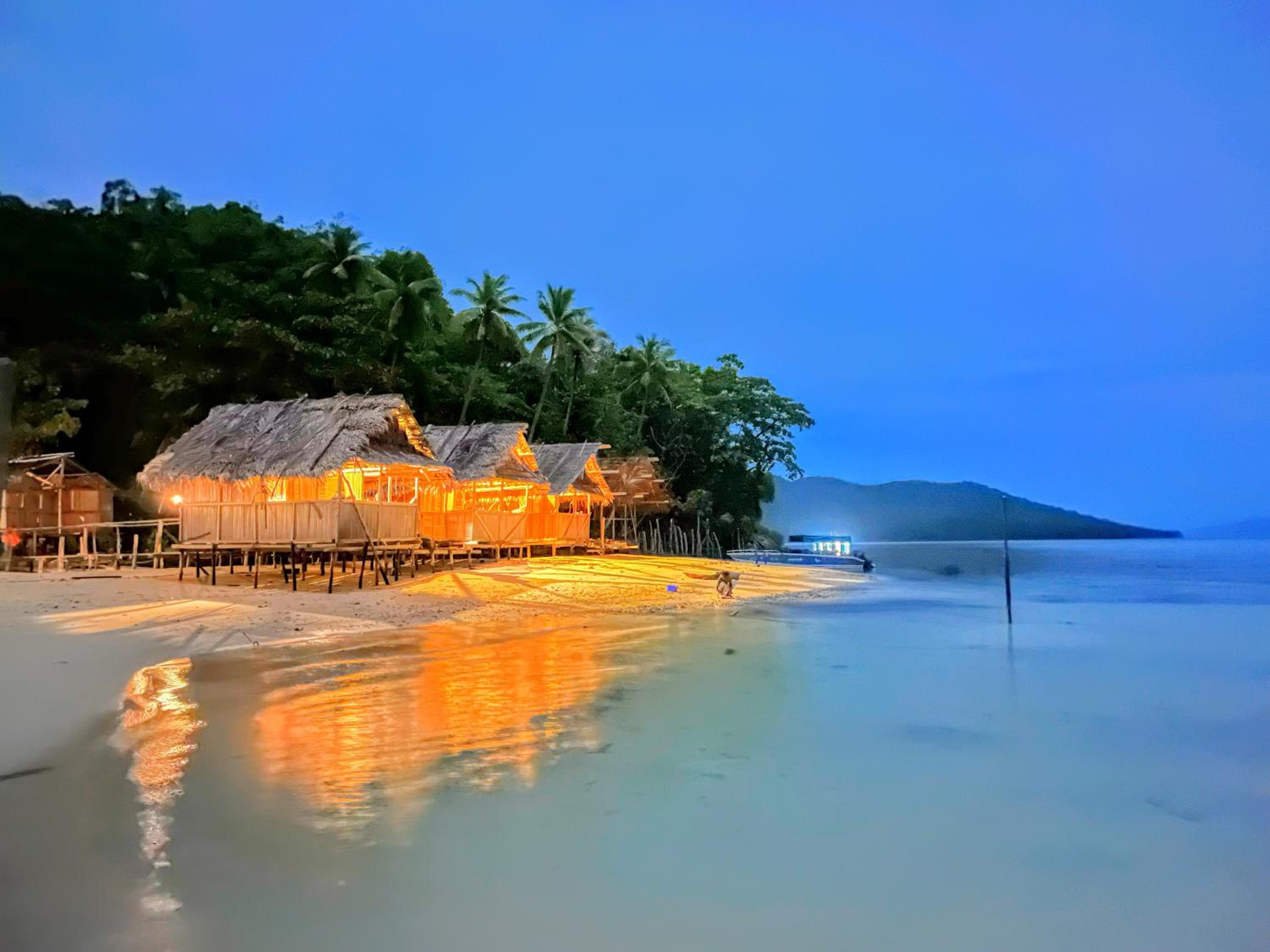 Tamaku homestay privat island