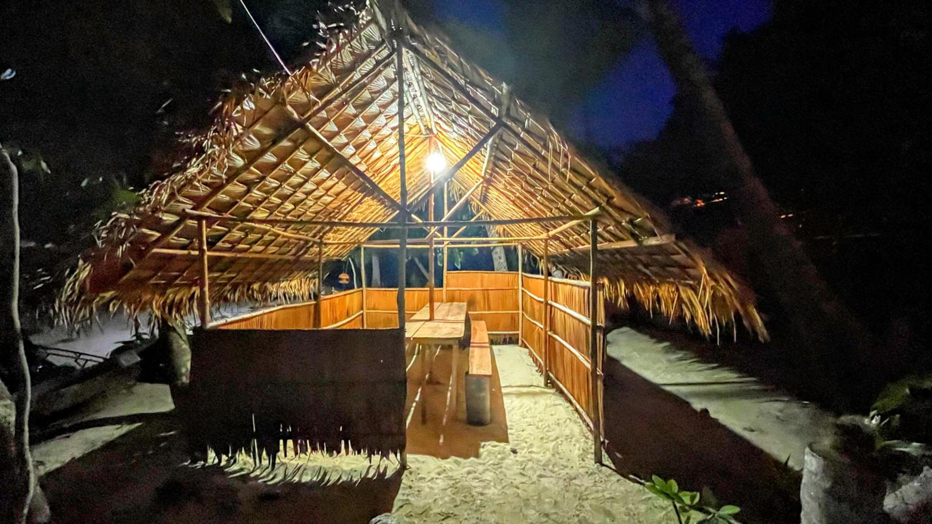 Tamaku homestay privat island
