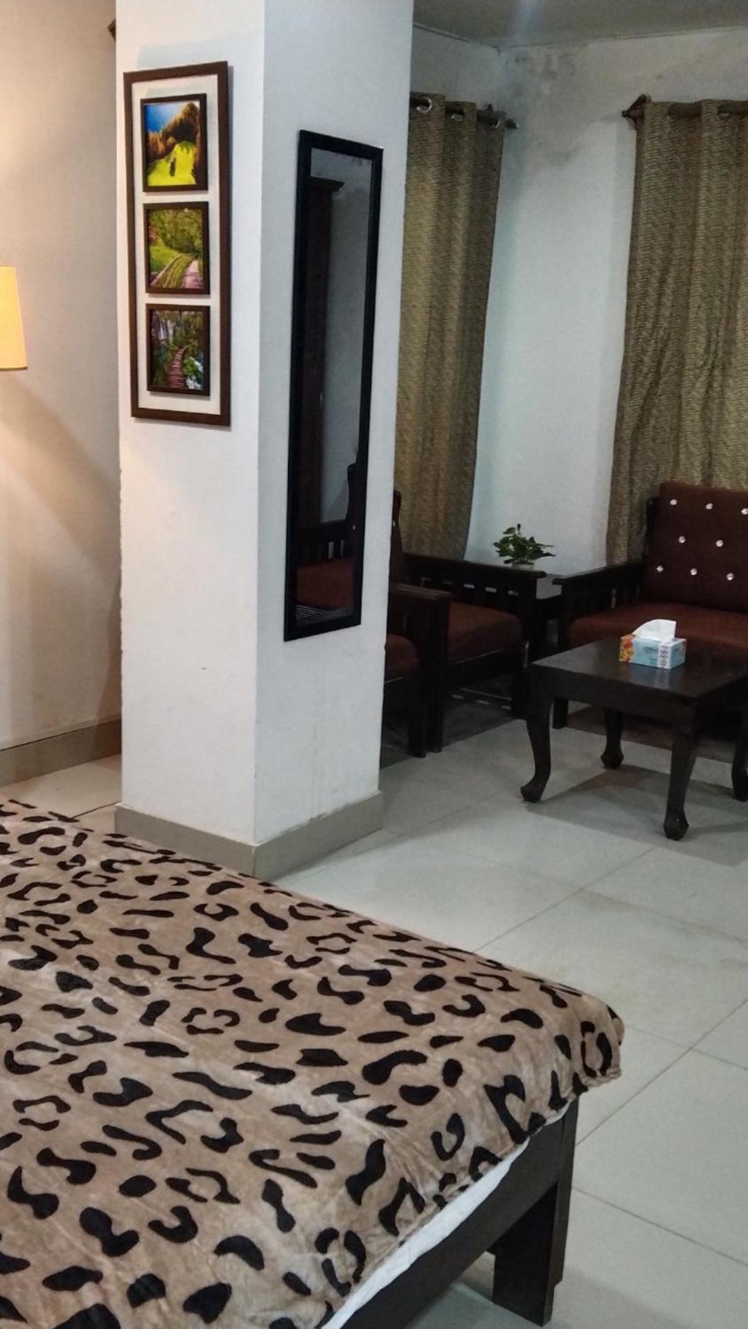 Beautiful Furnished Family Entire 1 Bed Apartment view 5