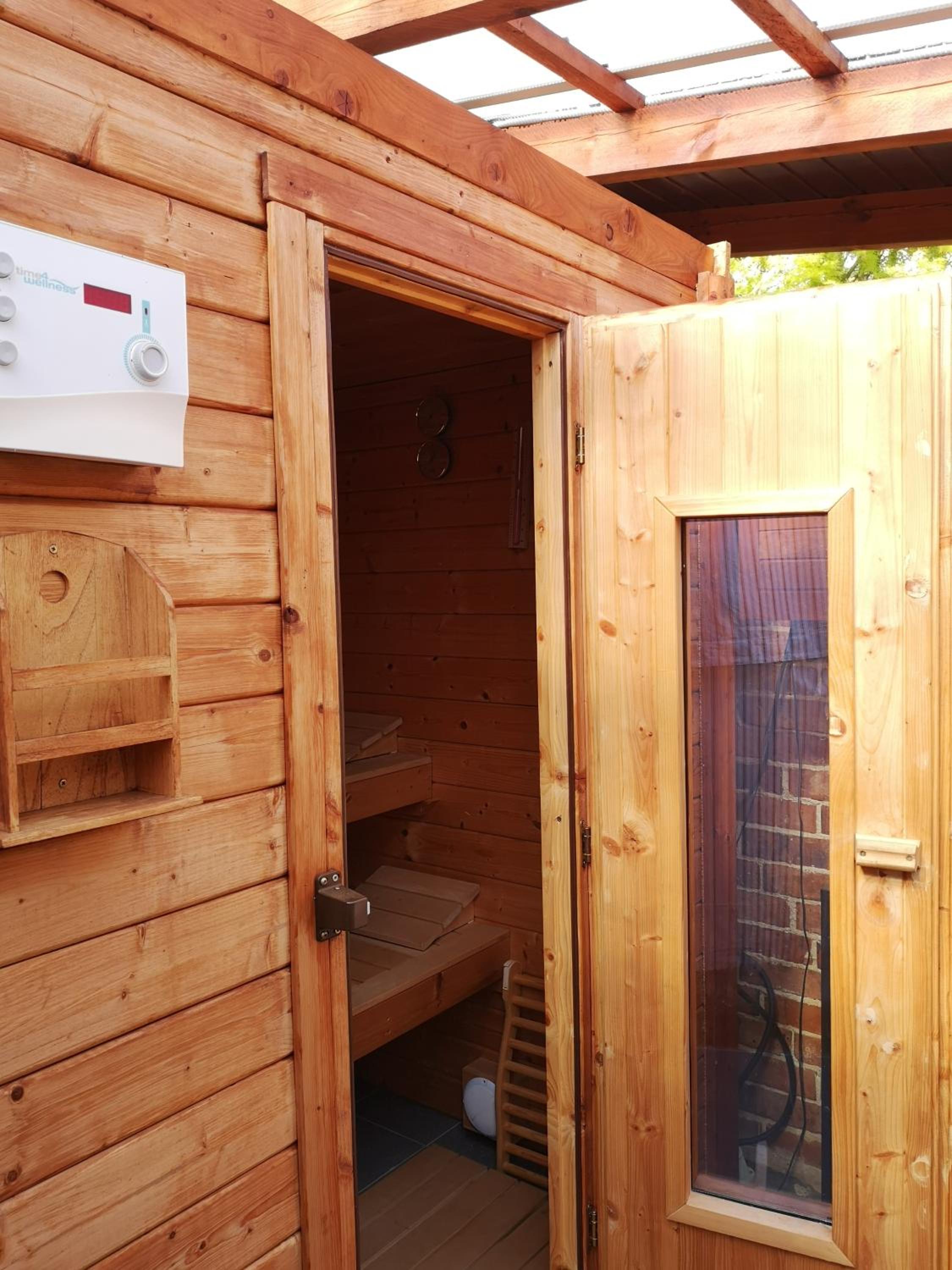 Ferienwohnung im Vogelhaus mit Dachterasse und großem Garten