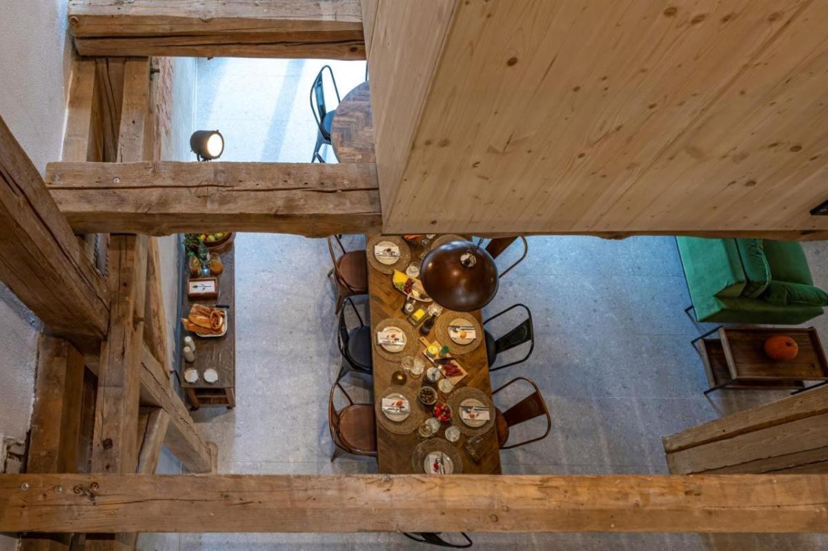 Landurlaub mit neugierigen Blicken in den Pferdestall, eingezäuntem Garten, Kamin und Sauna
