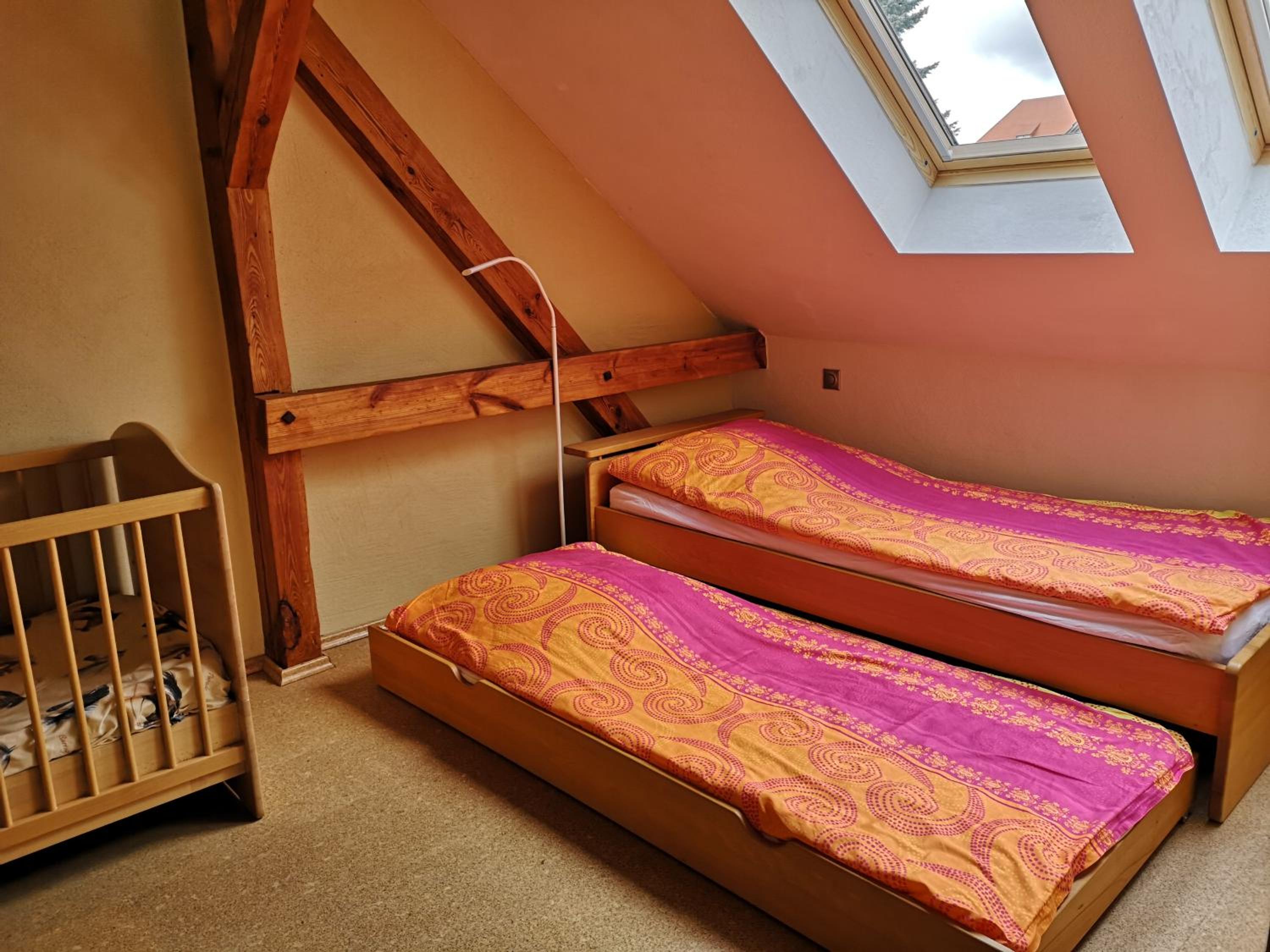 Ferienwohnung im Vogelhaus mit Dachterasse und großem Garten
