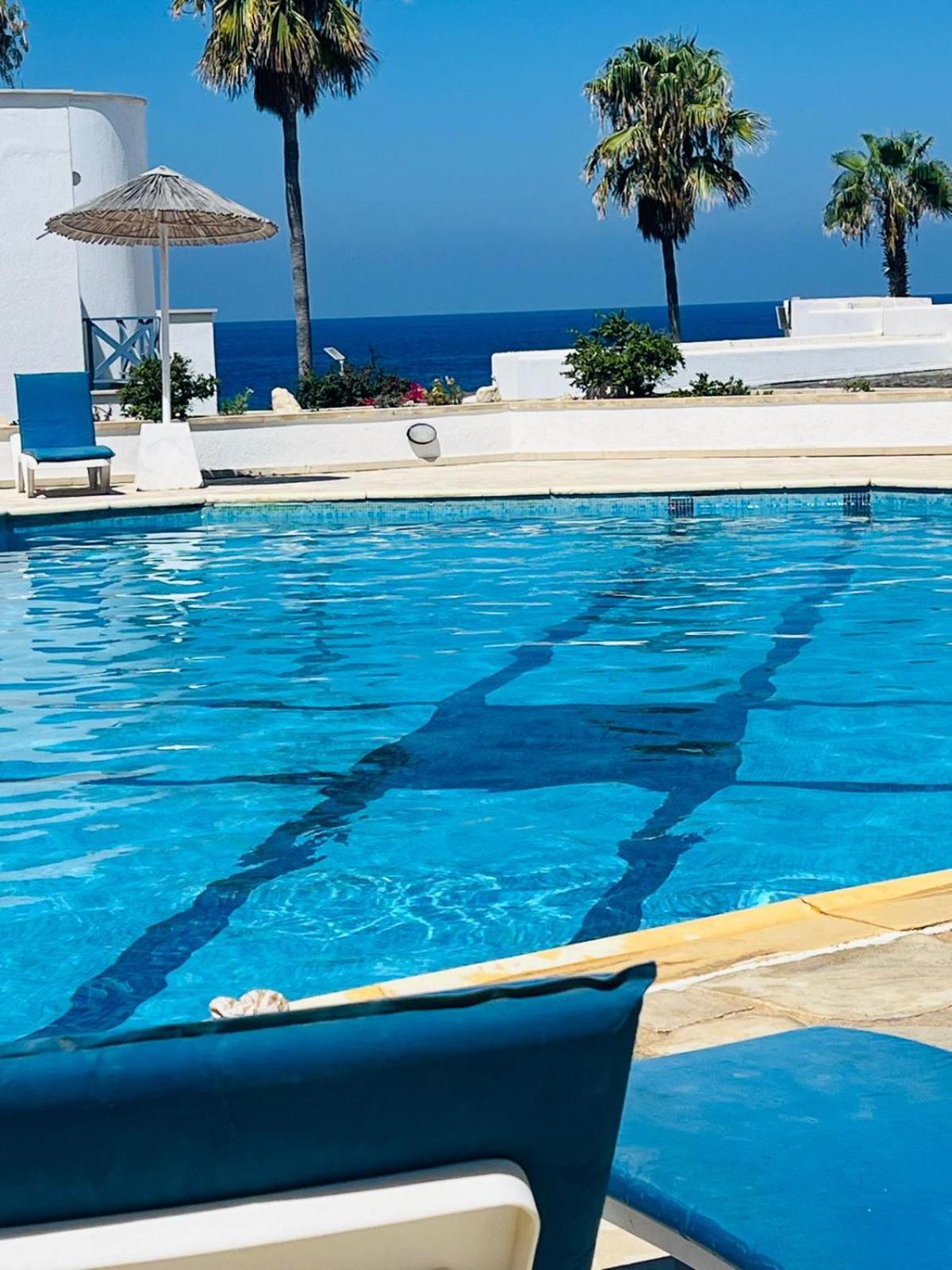 Sunset Deluxe Villa and Studios