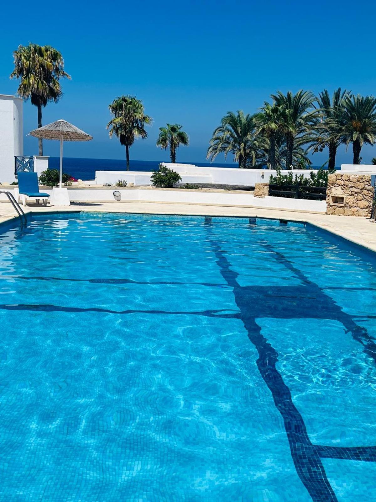 Sunset Deluxe Villa and Studios