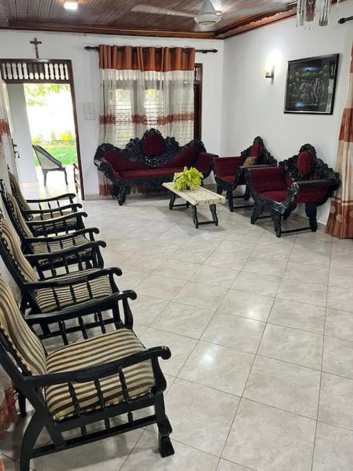 Dona's Villa Coastal House in Pamunugama