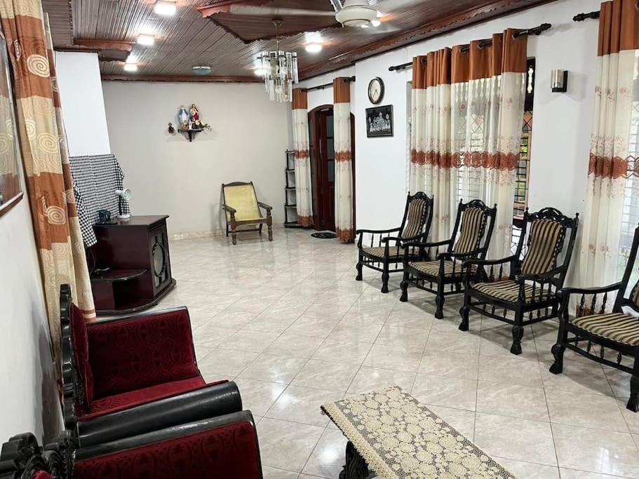 Dona's Villa Coastal House in Pamunugama