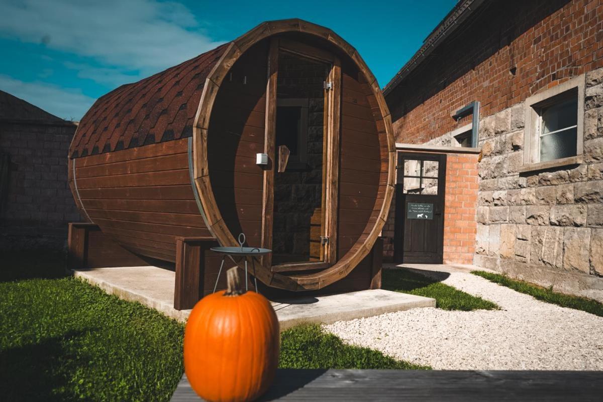 Landurlaub mit neugierigen Blicken in den Pferdestall, eingezäuntem Garten, Kamin und Sauna