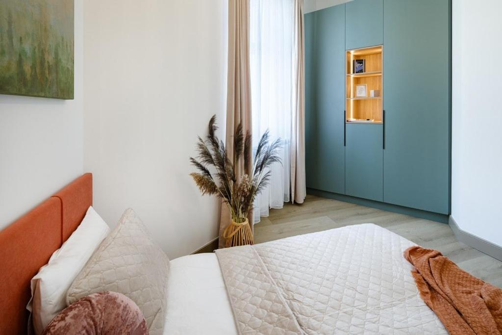City Retreat Design Apartment