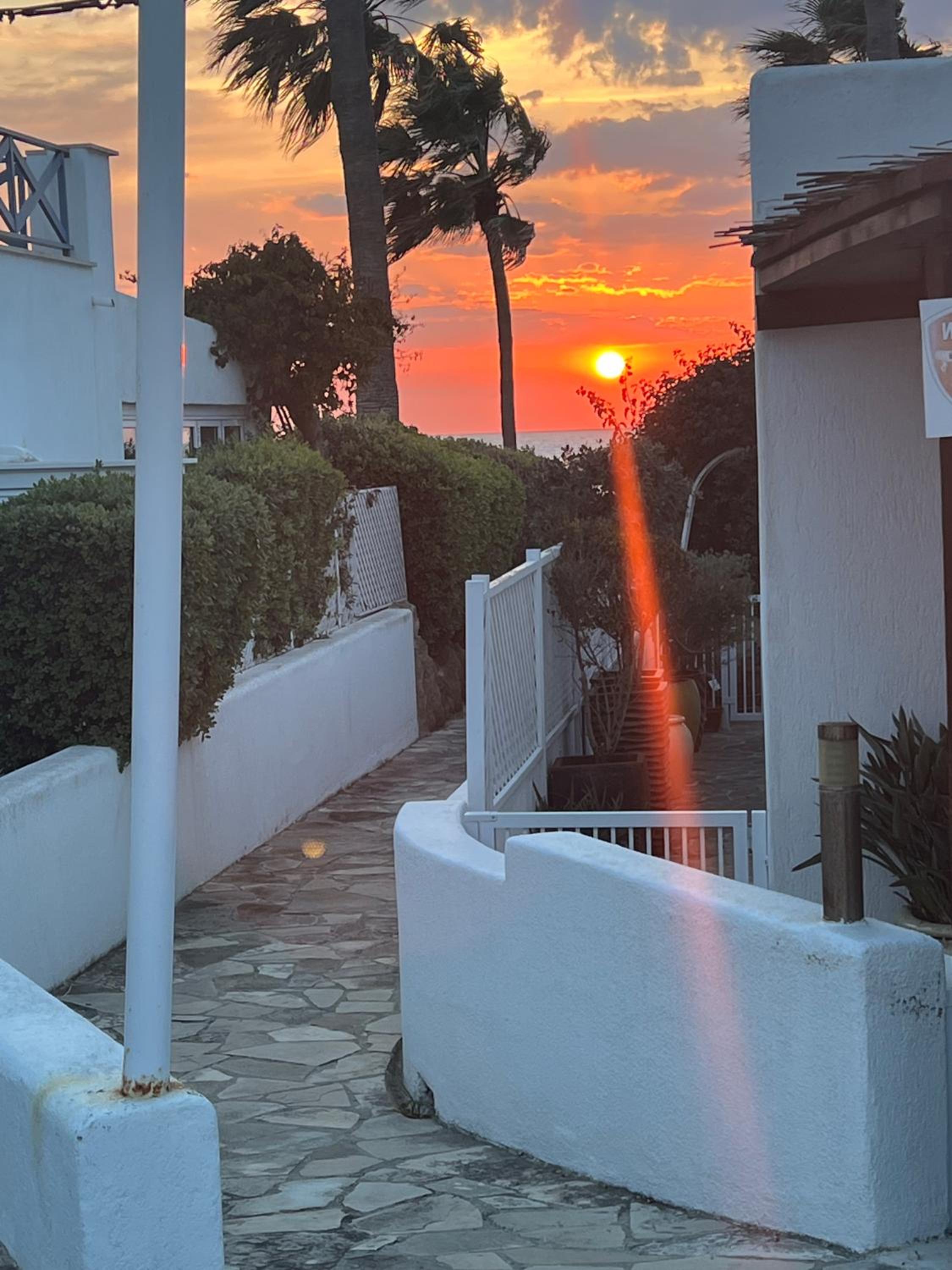 Sunset Deluxe Villa and Studios