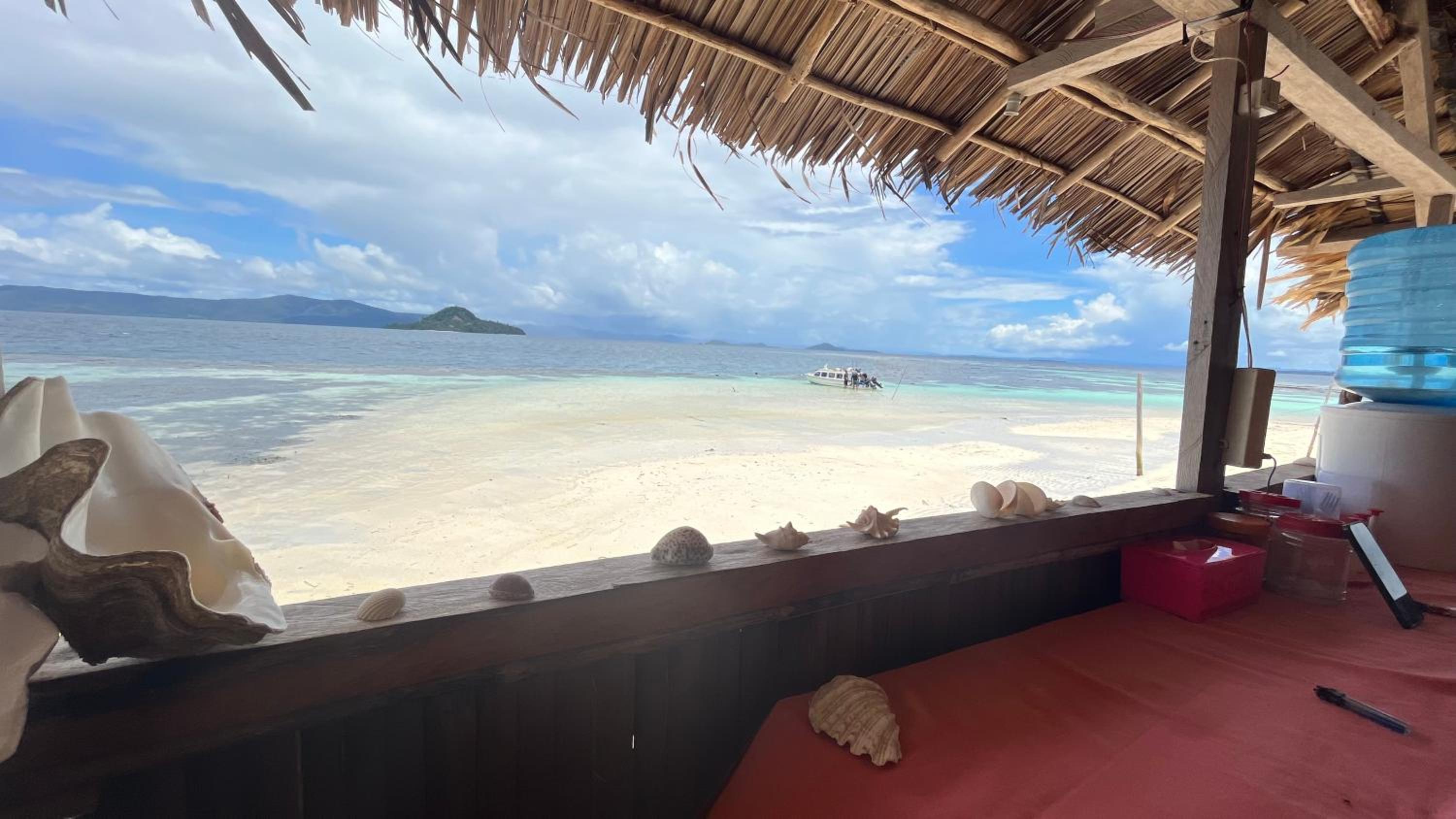 Tamaku homestay privat island
