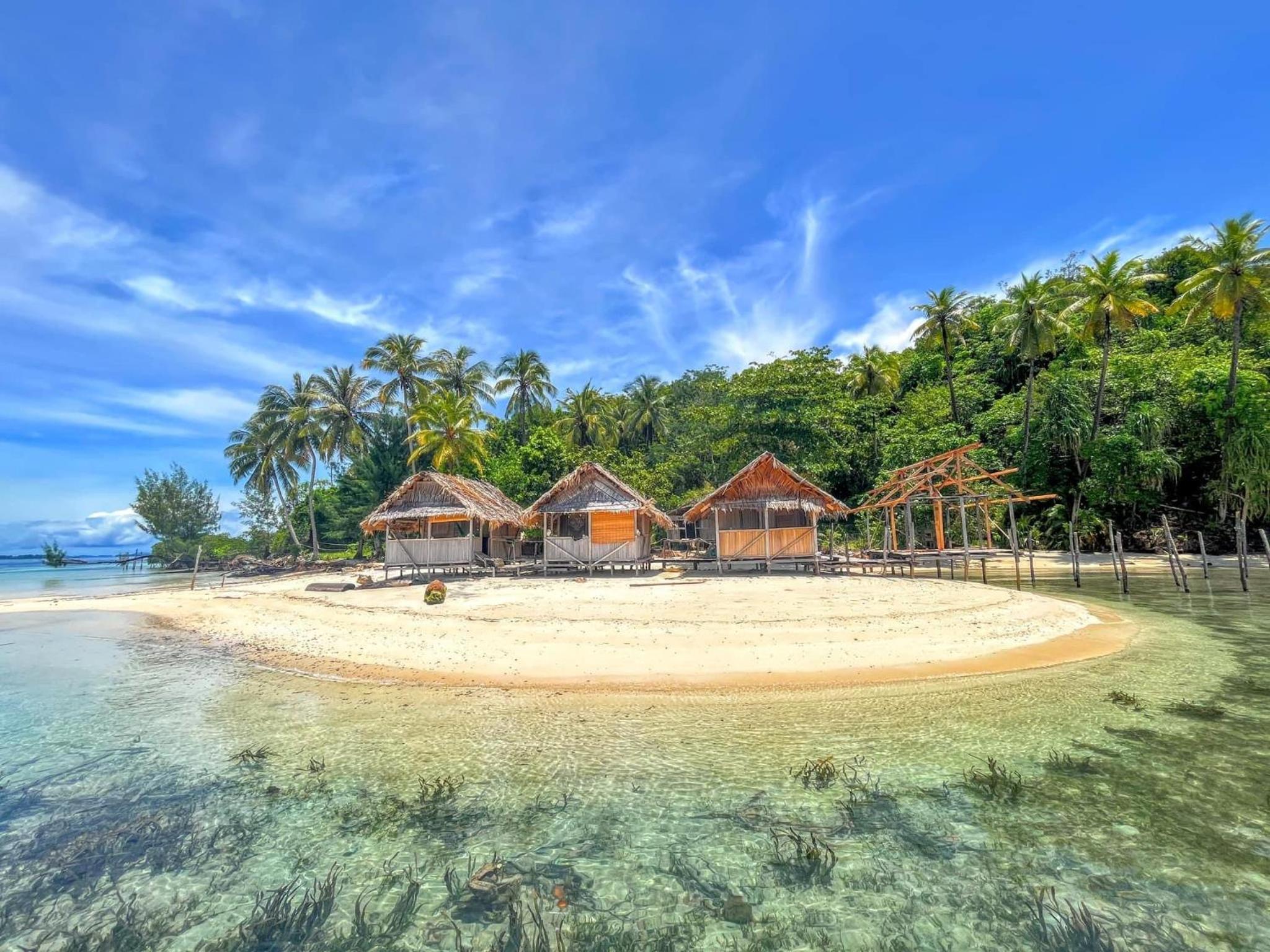 Tamaku homestay privat island