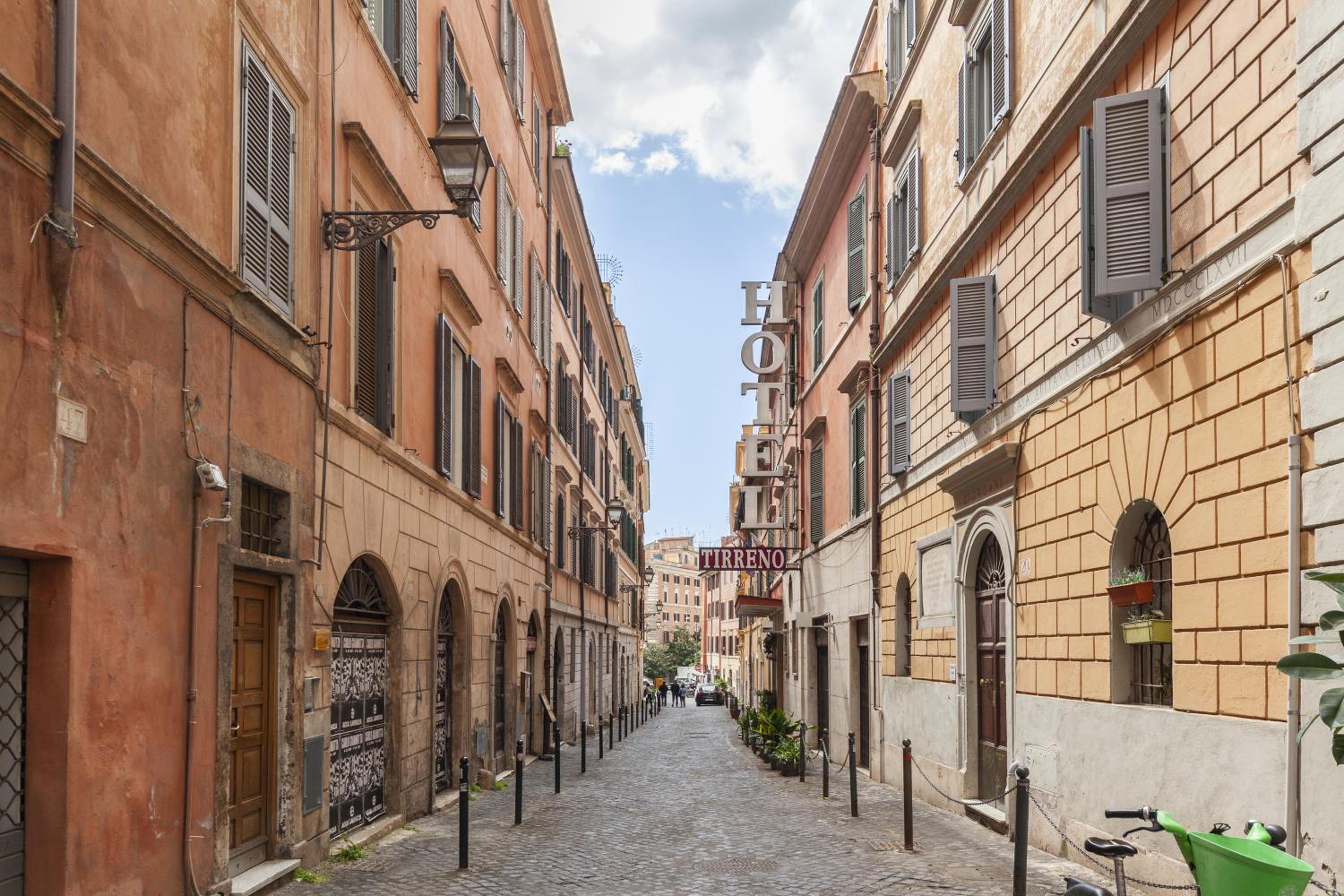 Colosseo Historic Apartment