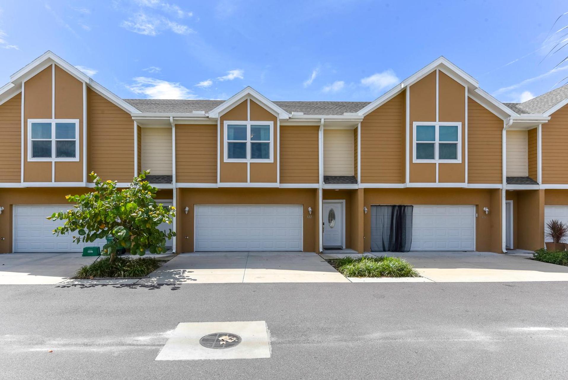 Beach Escape - WALK TO BEACH - 3 bedrooms