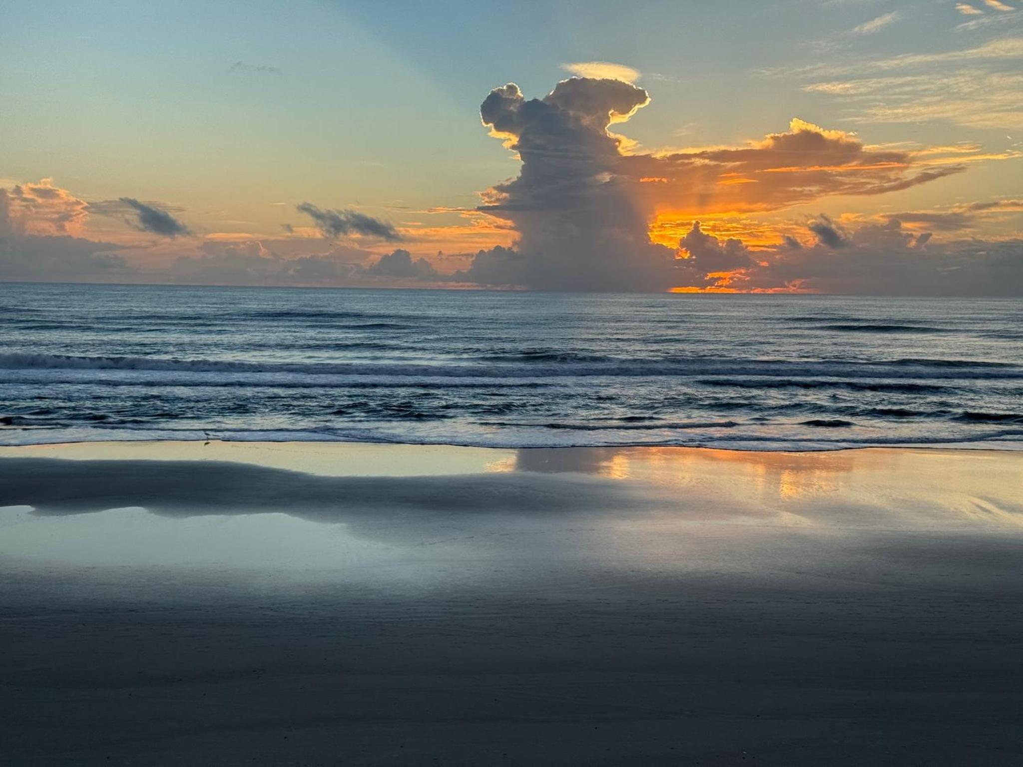 Beach Escape - WALK TO BEACH - 3 bedrooms