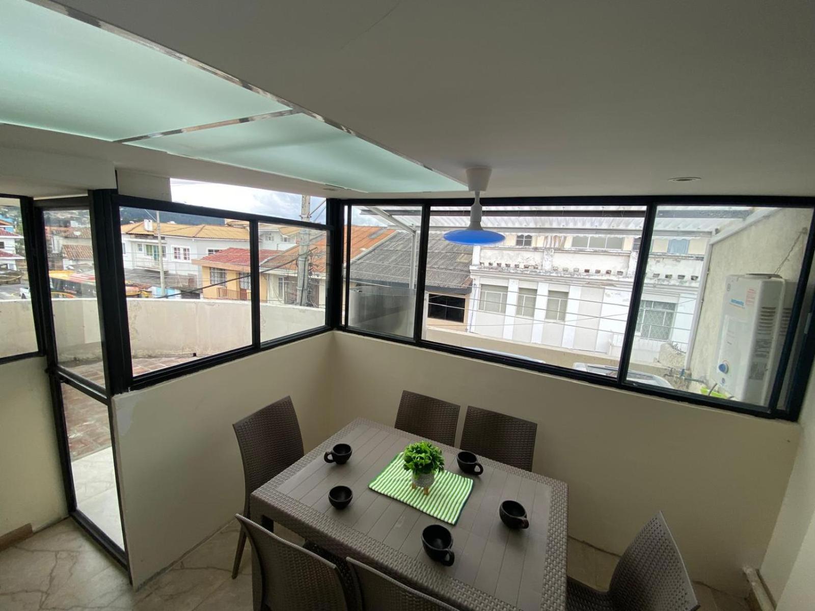 Elegante Penthouse de 3 dormitorios en en Centro Histórico de Cuenca IX view 3
