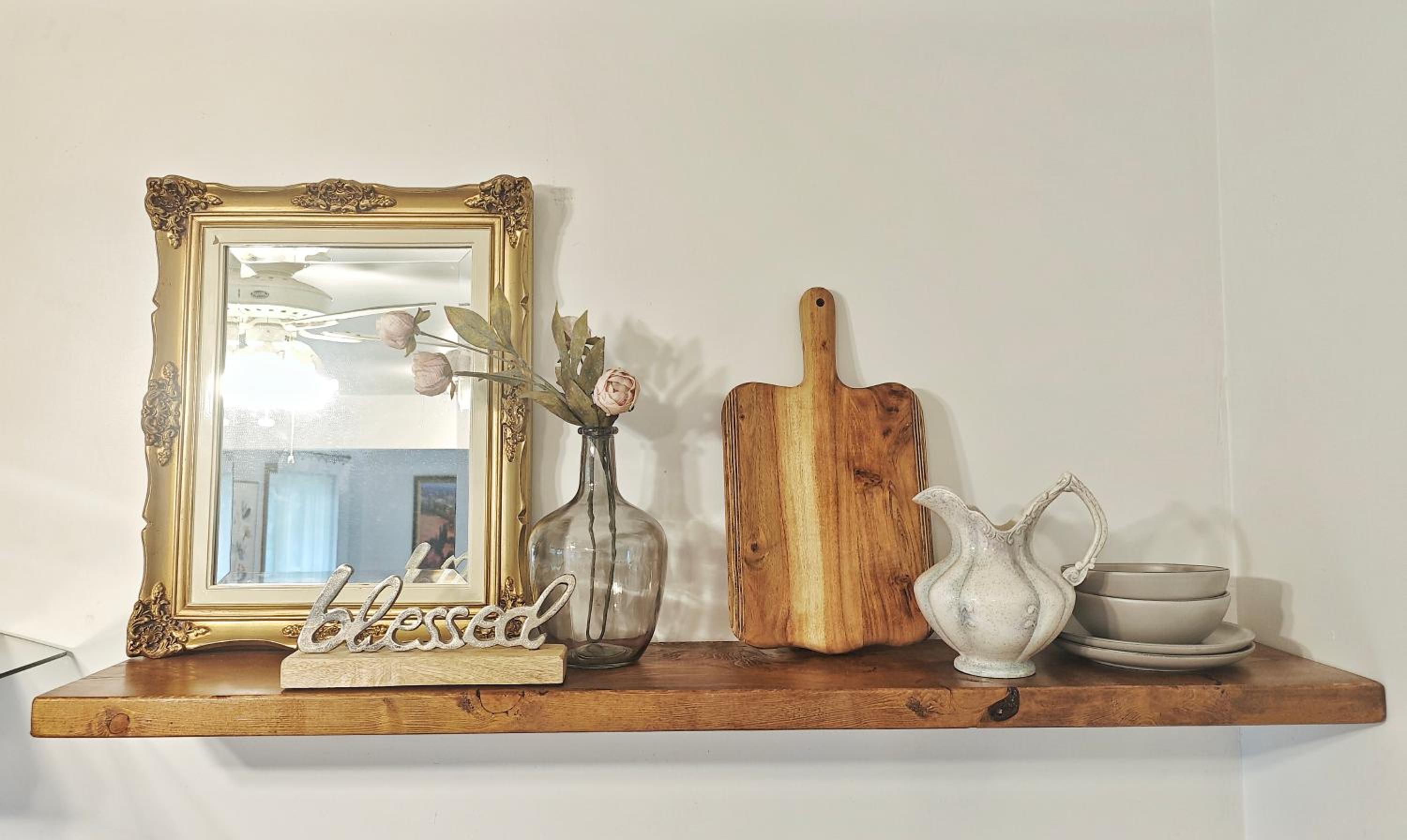 Vintage Spacious Bungalow - Walk to Lake - Property Image 48