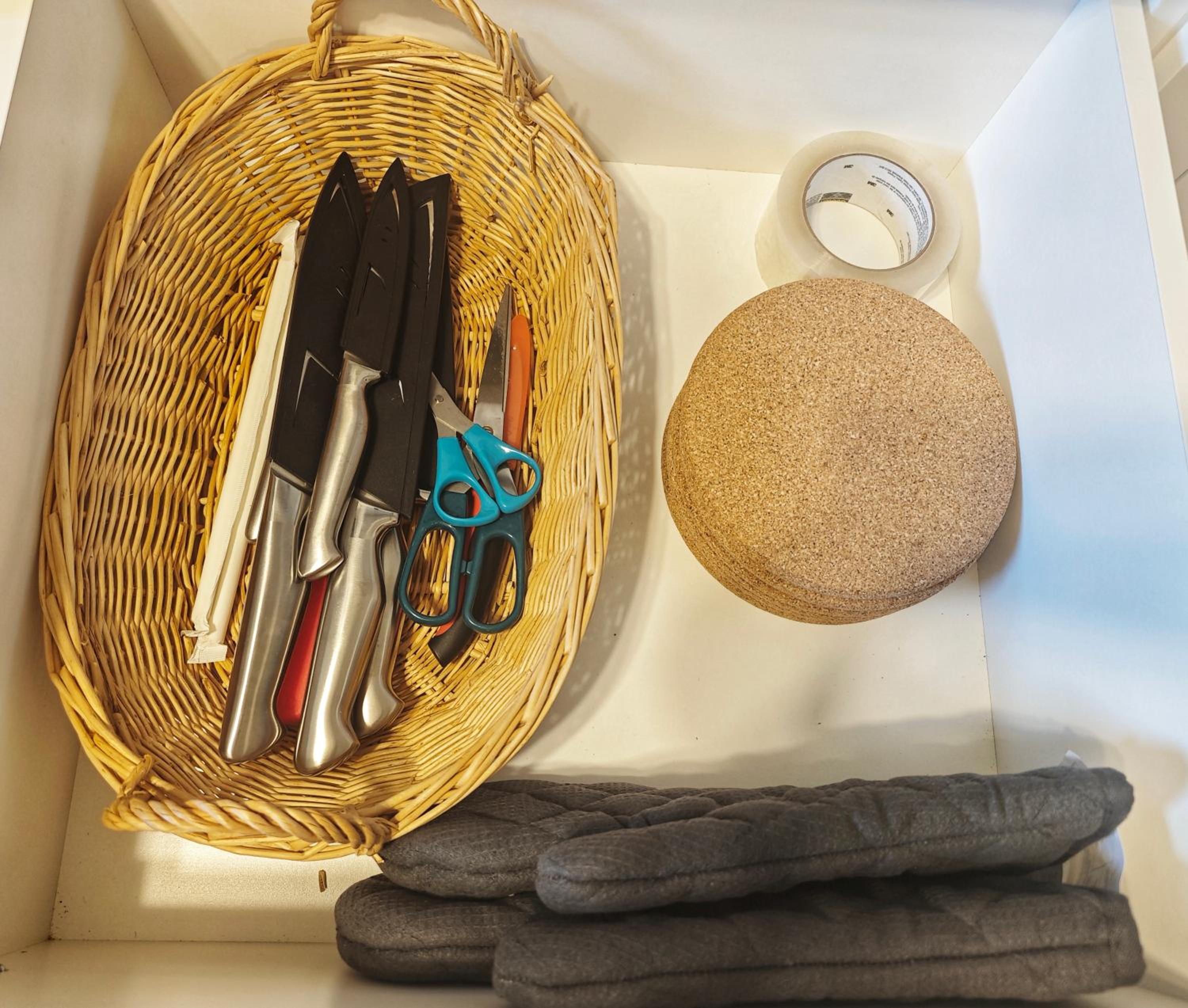 Vintage Spacious Bungalow - Walk to Lake - Property Image 21