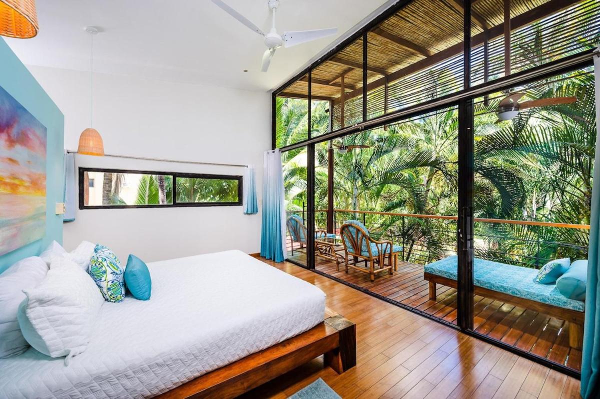 Lush Jungle Paradise - Walk to Beach