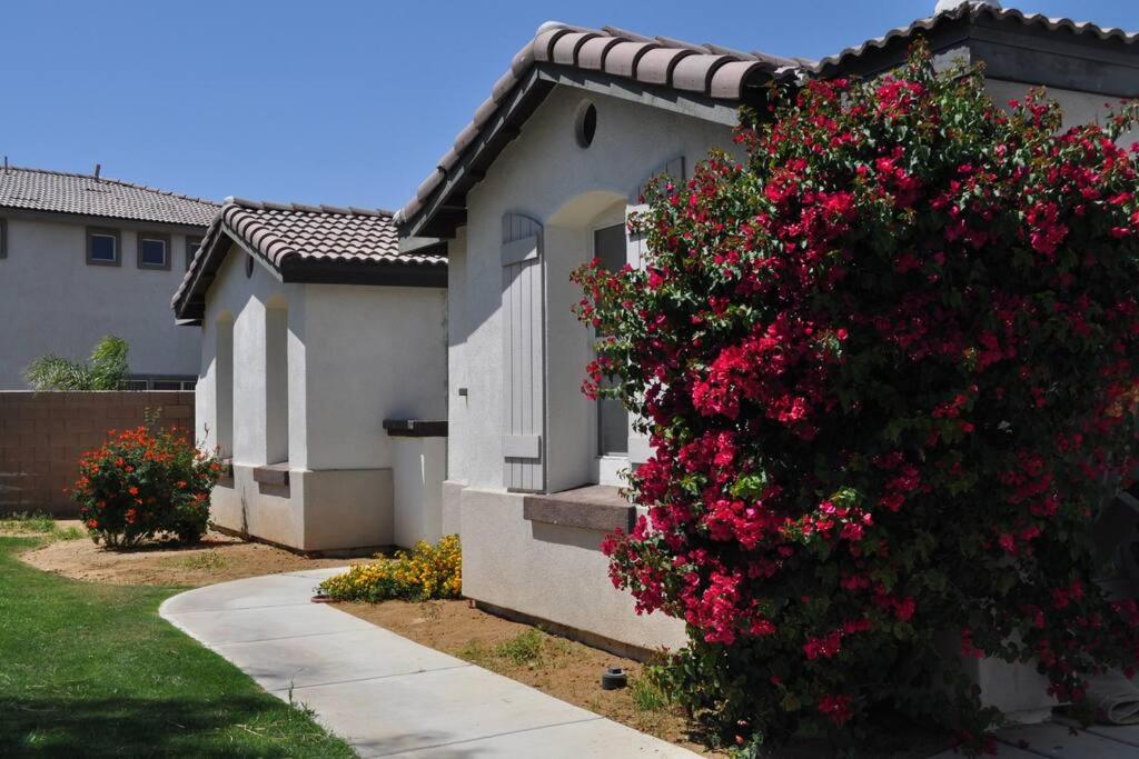 Splendid Vacation Home! Pool, Spa, 2 masters! view 5