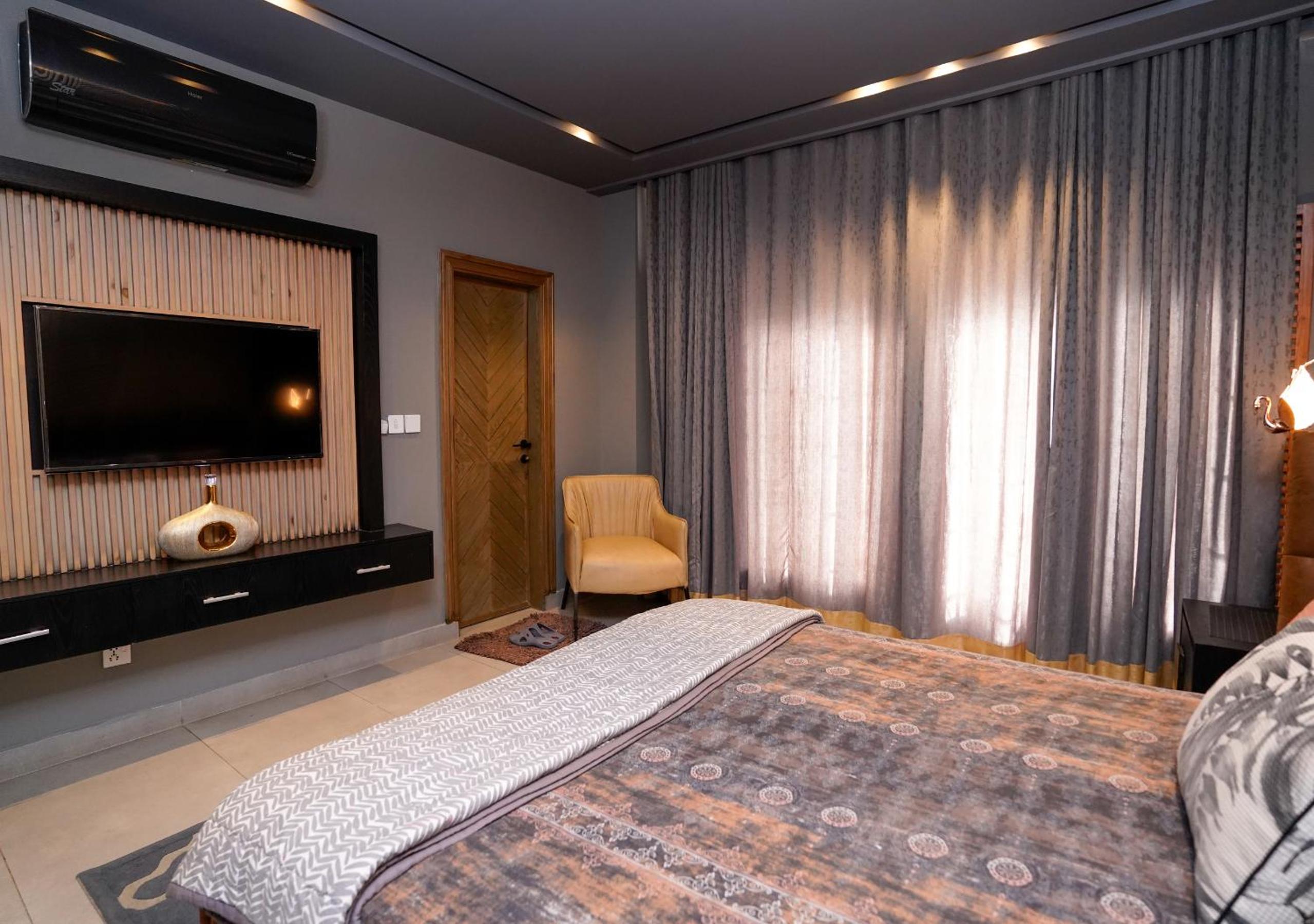 Casa Bonita - 3 Bedroom Apartment Bahria Phase 7 Rawalpindi view 2