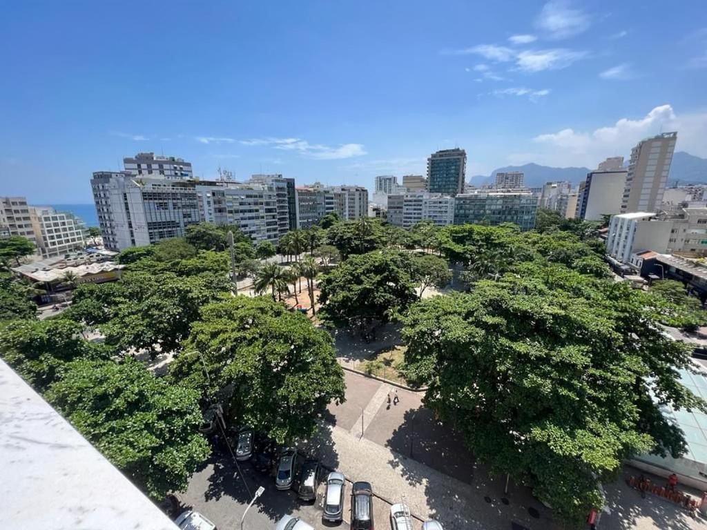 localização perfeita a 200 metros da praia de Ipanema