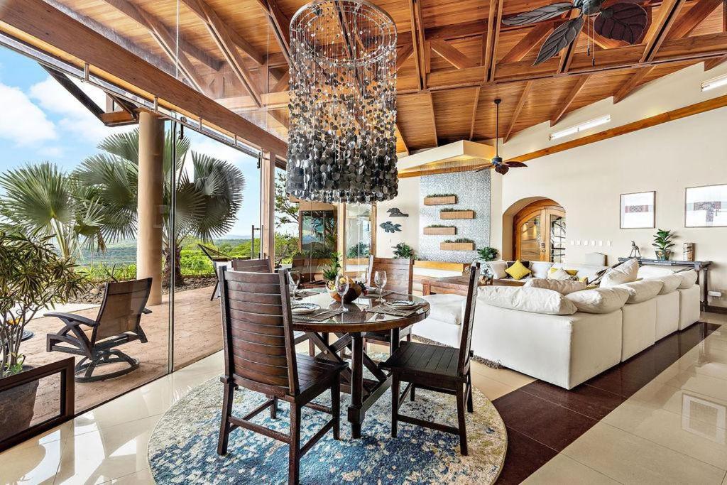Oceanview Villa - Infinity Pool - Gated Community