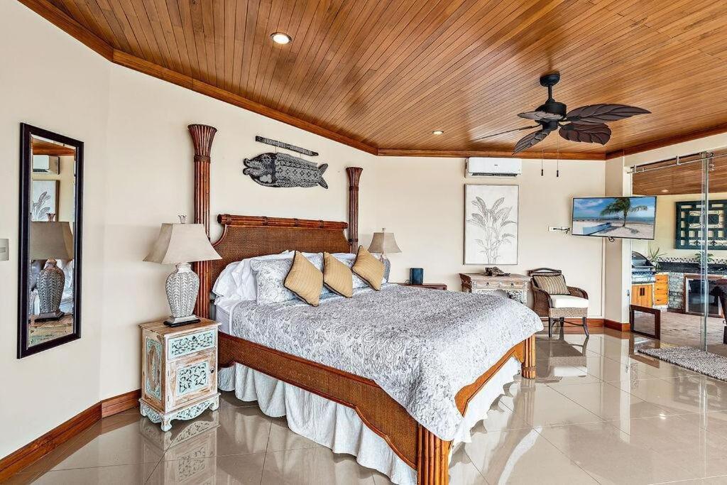 Oceanview Villa - Infinity Pool - Gated Community