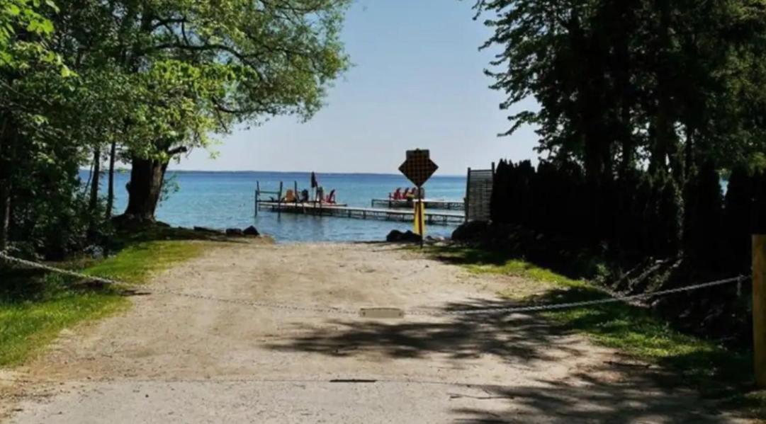 Pet Friendly Cottage w Lake Simcoe Access