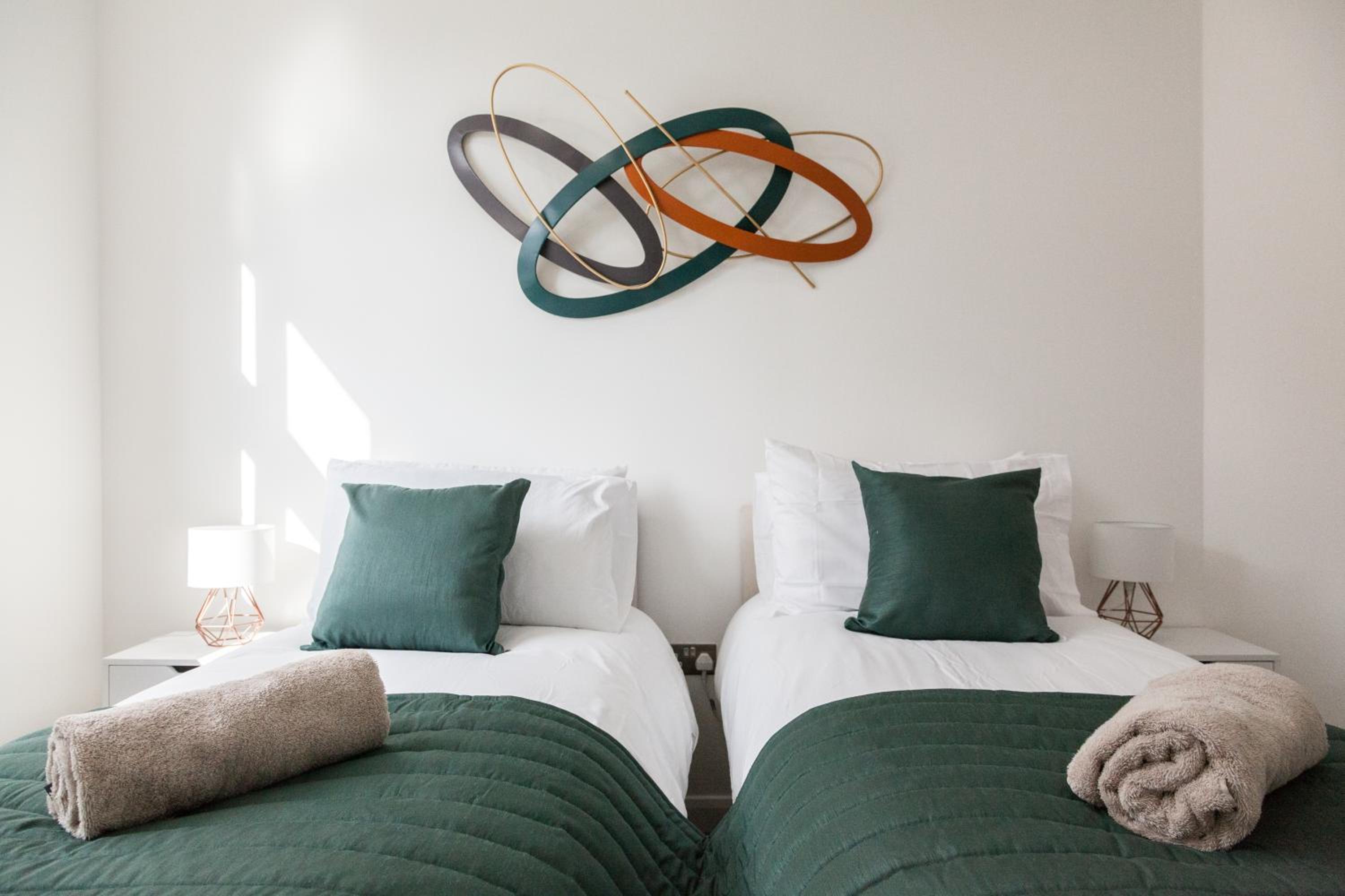 Leicester Vacations - Opulent Residence - 1 BR Leicester City Centre - Property Image 3